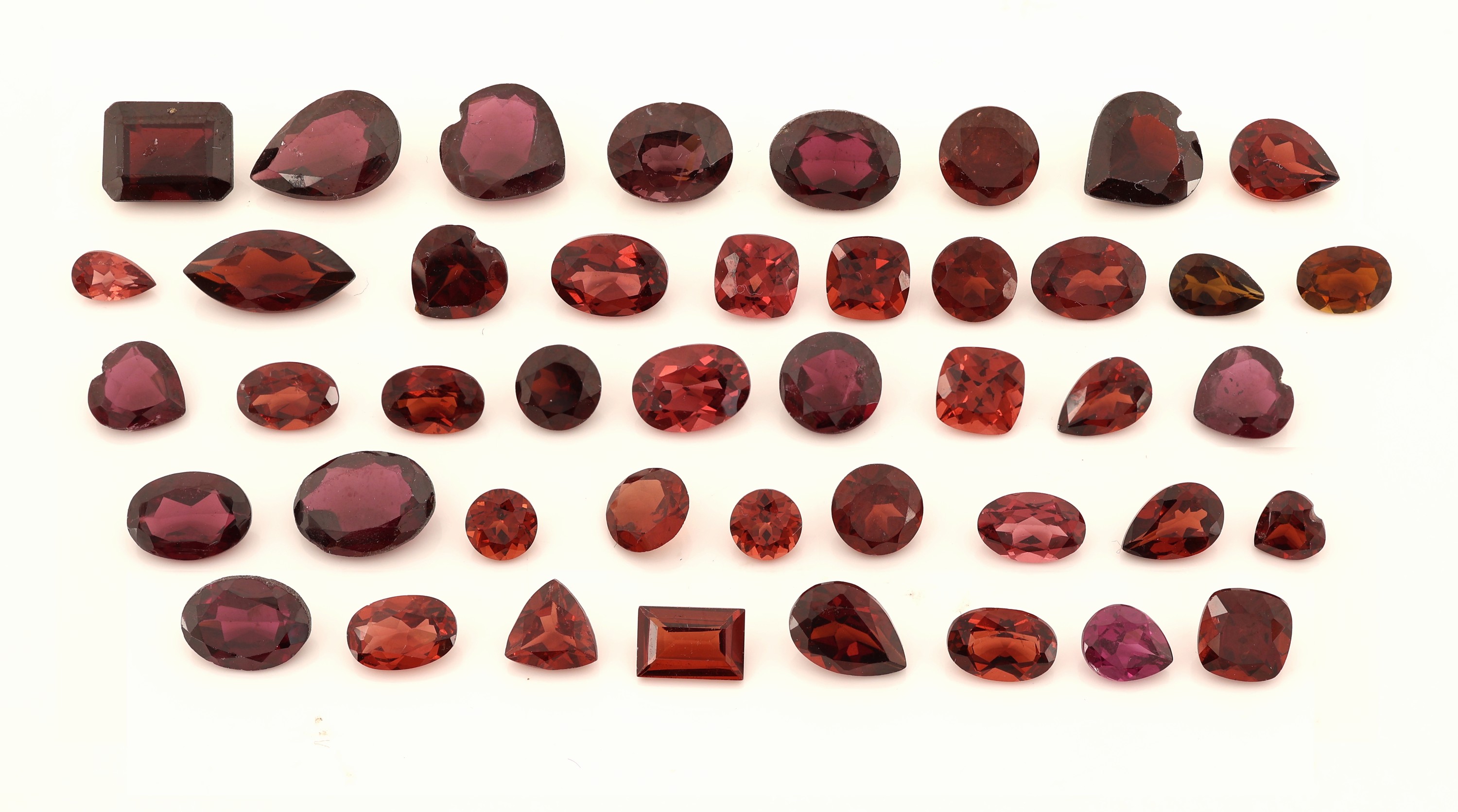 Image 27128688 - Lot lose facett. Granate zus. ca. 36.99 ct, versch. Schliffformen, Größen und ...