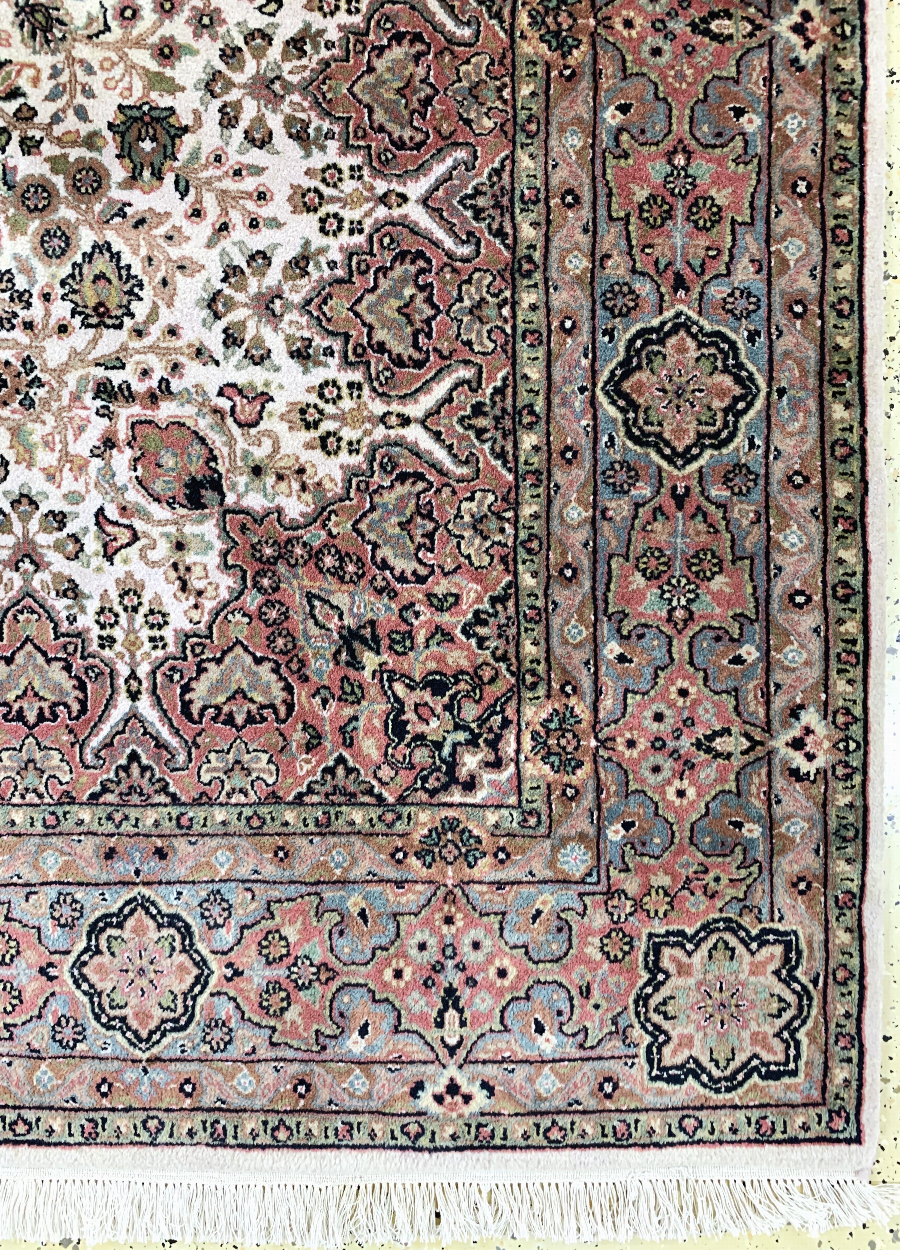 Detail a: Sarogh Kork fein, Indien, Ende 20.Jhd, Korkwolle auf Baumwolle, ca. 237 x 172 cm, EHZ: 1-2