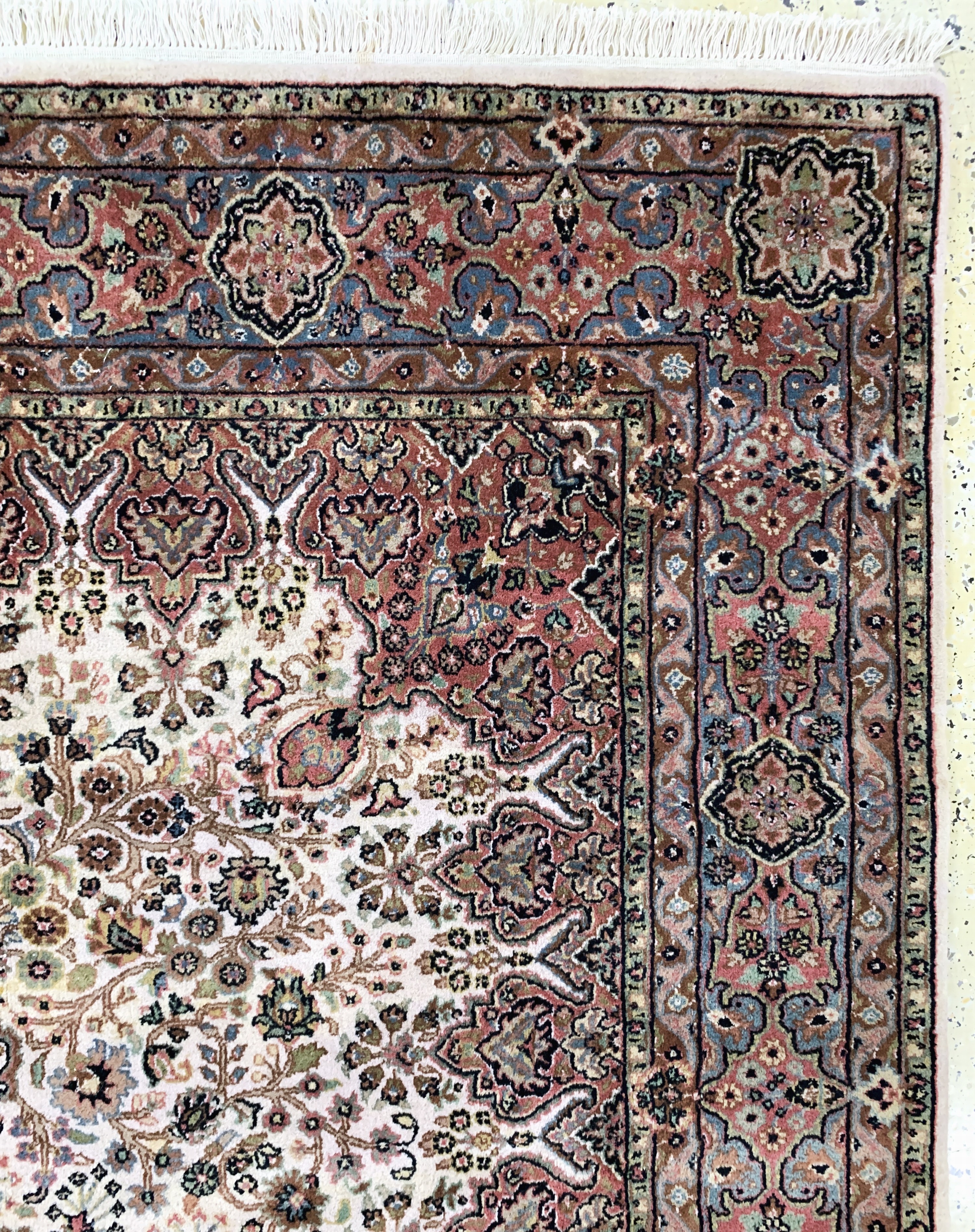 Detail e: Sarogh Kork fein, Indien, Ende 20.Jhd, Korkwolle auf Baumwolle, ca. 237 x 172 cm, EHZ: 1-2