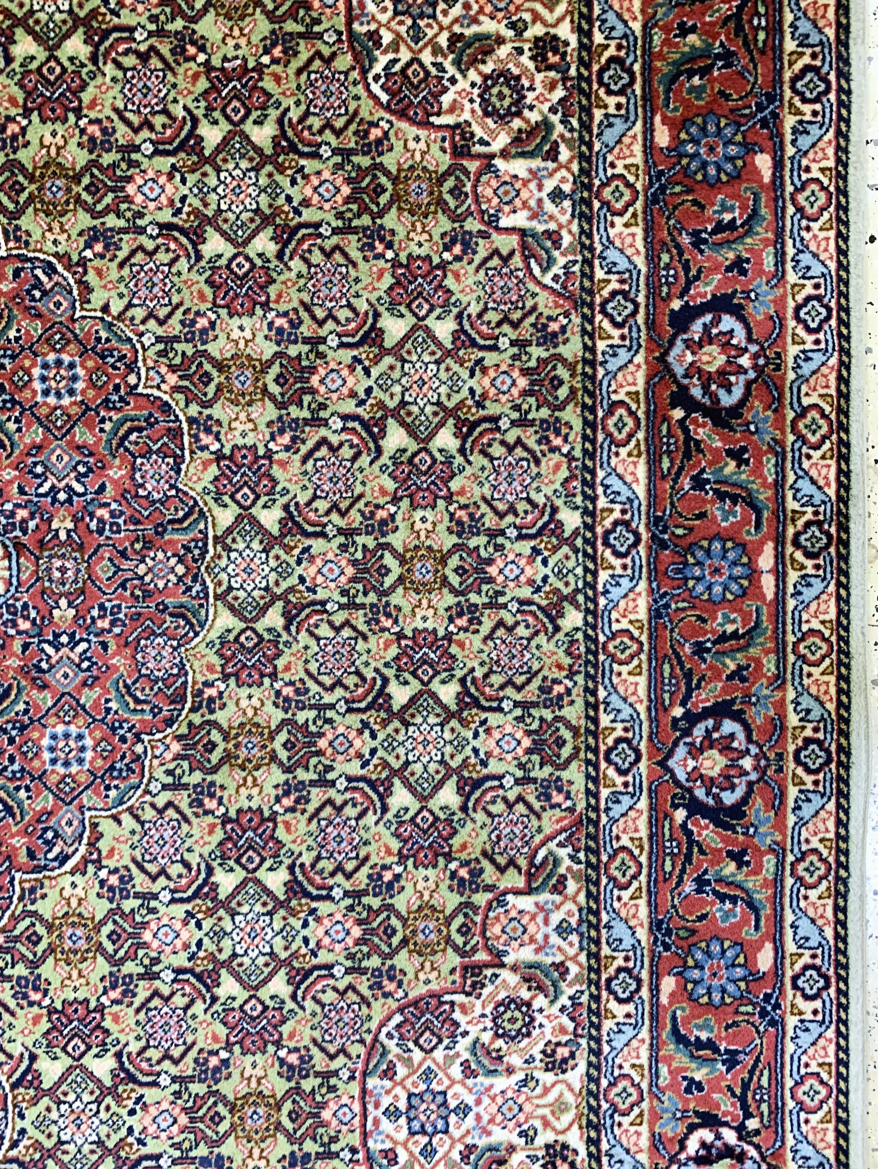 Detail d: Täbriz, Rumänien, Ende 20.Jhd, Wolle auf Baumwolle, ca. 273 x 170 cm, Reinigungsbedürftig, EHZ: 1-2