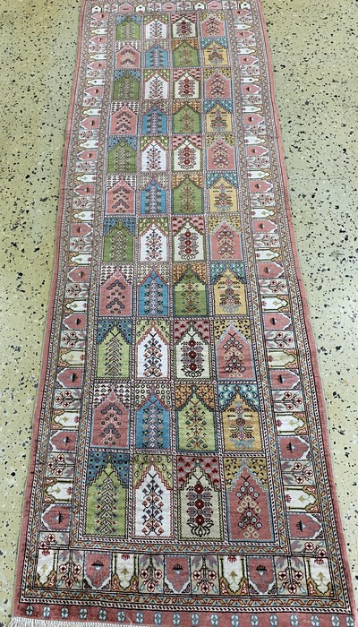 27128643d - Seiden Kayseri, Türkei, Mitte 20.Jhd, reineNaturseide, ca. 165 x 62 cm, EHZ: 1-2 ...
