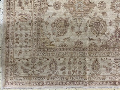 27128676b - Sigler, Pakistan, Ende 20.Jhd, Wolle auf Baumwolle, ca. 354 x 245 cm, EHZ: 2 ...