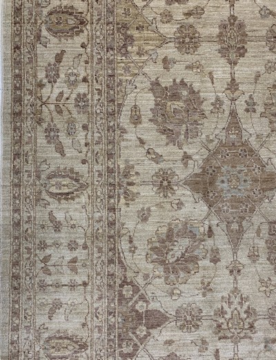 27128676c - Sigler, Pakistan, Ende 20.Jhd, Wolle auf Baumwolle, ca. 354 x 245 cm, EHZ: 2 ...