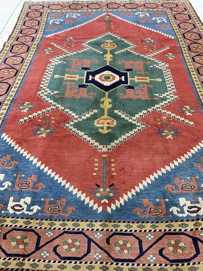 27128683h - Kars, Türkei, Ende 20.Jhd, Wolle auf Wolle,ca. 335 x 243 cm, EHZ: 1-2 Schätzpreis: ...