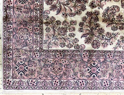 27128690b - Sarogh Kork fein, Indien, Ende 20.Jhd, Korkwolle auf Baumwolle, ca. 288 x 237 cm, EHZ: ...