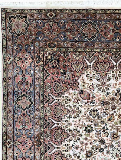 27128694d - Sarogh Kork fein, Indien, Ende 20.Jhd, Korkwolle auf Baumwolle, ca. 237 x 172 cm, EHZ: ...