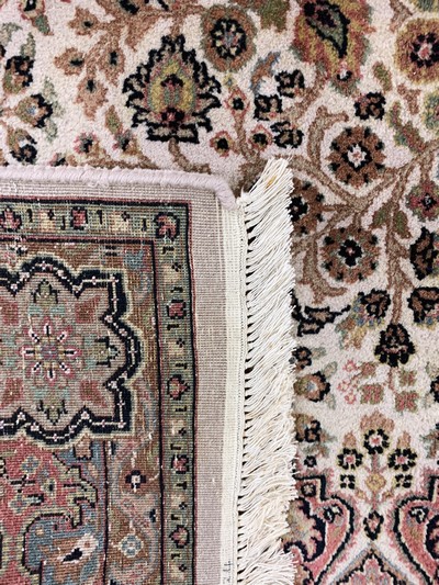 27128694g - Sarogh Kork fein, Indien, Ende 20.Jhd, Korkwolle auf Baumwolle, ca. 237 x 172 cm, EHZ: ...