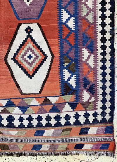 27128726a - Ghaschgai Kelim, Persien, Anfang 20.Jhd, Wolle auf Wolle, ca. 220 x 145 cm, EHZ: 2 ...