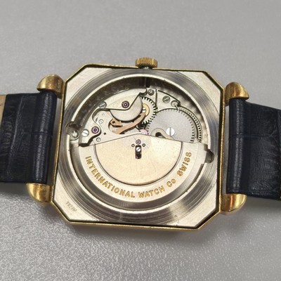 27128730e - IWC quadratische Armbanduhr in GG 750/000, Schweiz um 1952, Automatik, Boden aufgedr., ...
