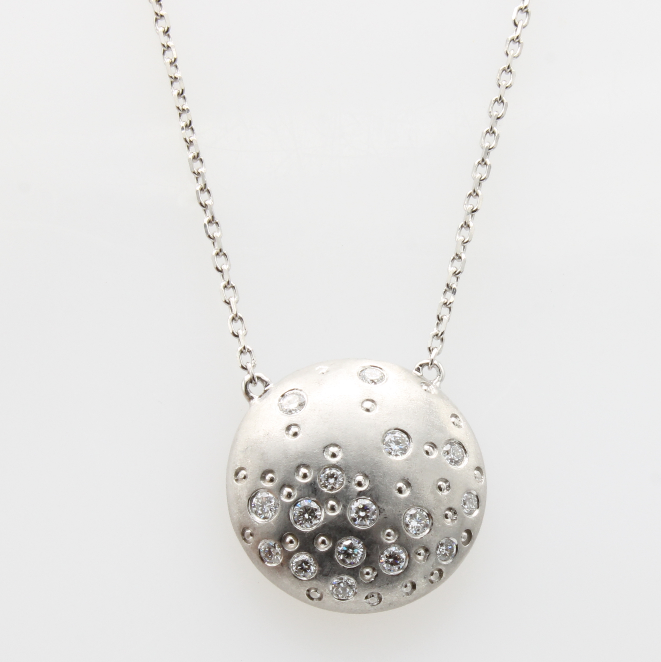 Image 27128872 - Collier mit Brillanten, WG 750/000, z.T. matt., Brill. verstreut gef. zus. ca. 0.95 ct ...