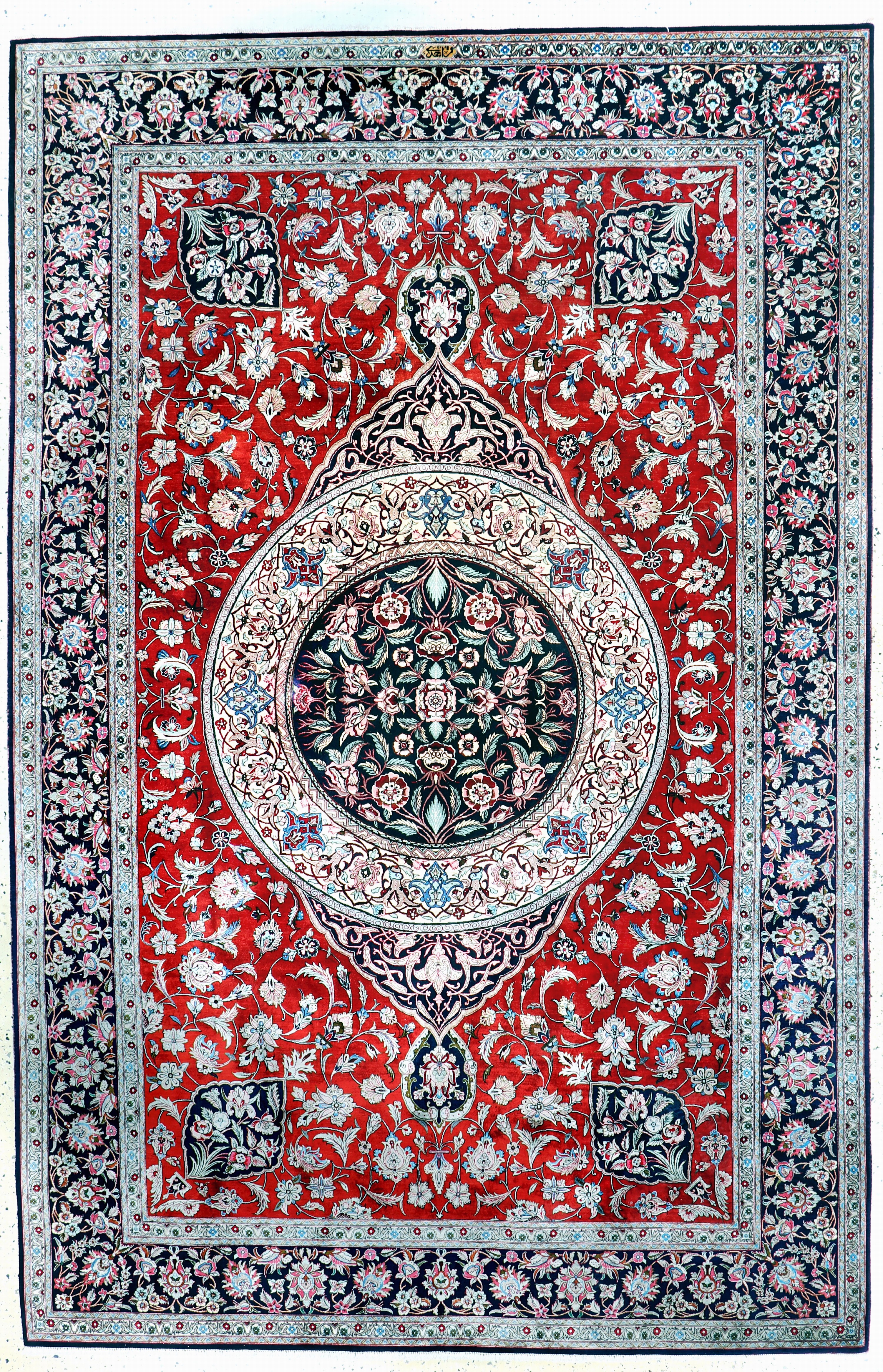 Image 27128884 - Ghom Seide fein sign.(Ahmadi), Persien, Mitte 20.Jhd., reine Naturseide, ca. 306 x 200 ...