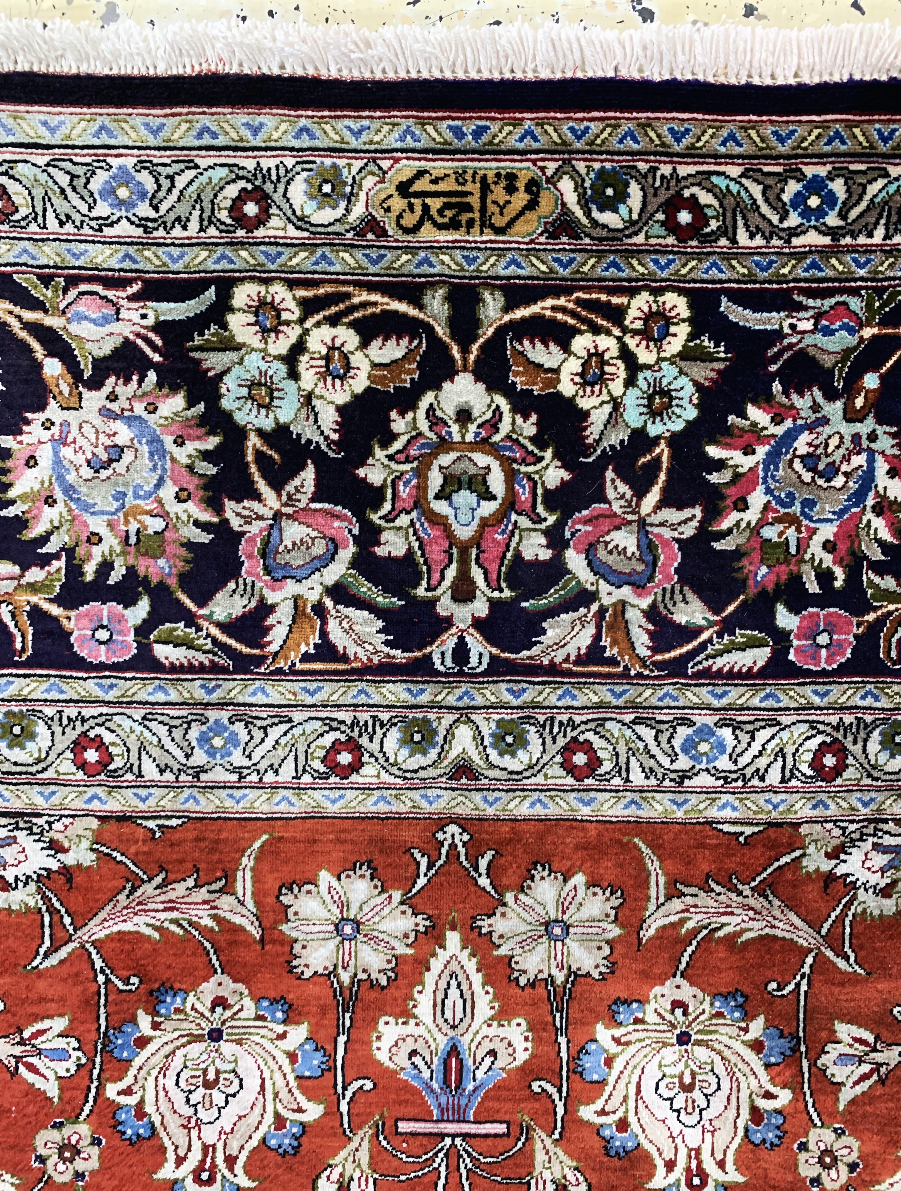 Detail h: Ghom Seide fein sign.(Ahmadi), Persien, Mitte 20.Jhd., reine Naturseide, ca. 306 x 200 cmca. 1,0 Mio. Kn/qm, EHZ: 2