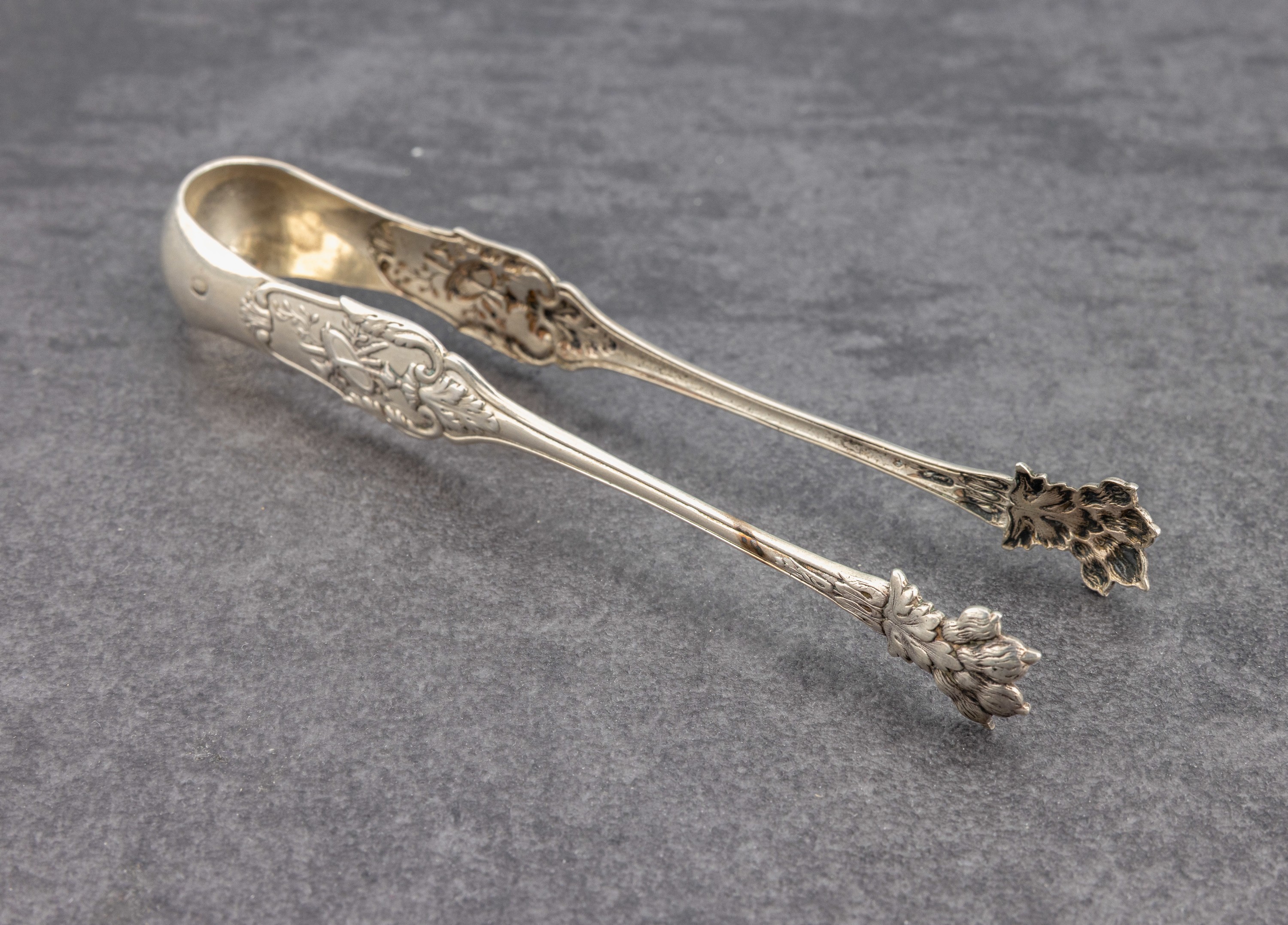 Image 27128895 - Zuckerzange, Frankreich um 1900, 800er Silber, floraler Dekor, Musikinstrument, Griffe ...
