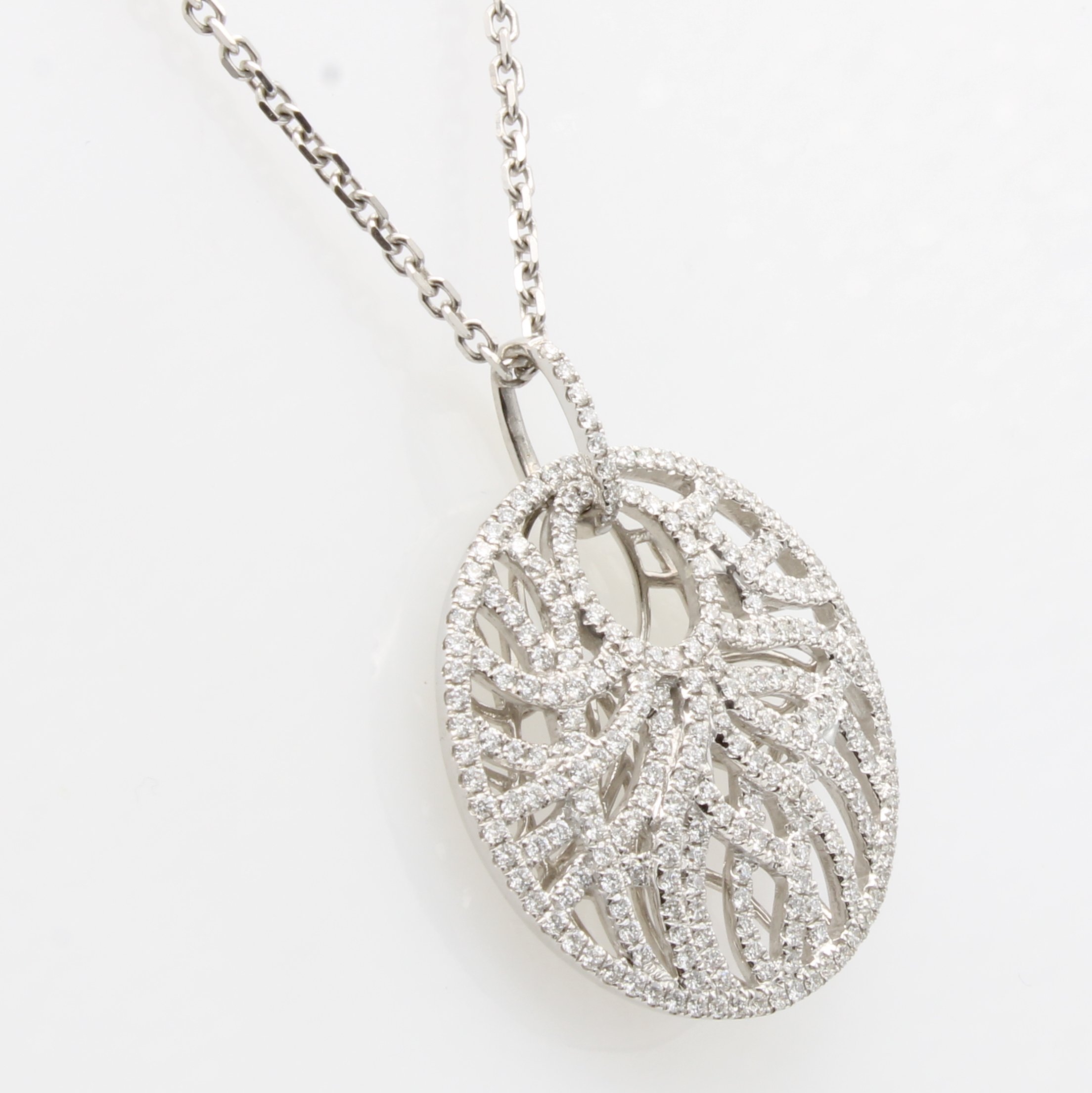 Image 27128898 - Anhänger mit Brillanten an Kette, WG 750/000, 242 Brill. zus. ca. 1.41 ct feines ...