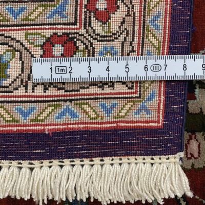 27128884j - Ghom Seide fein sign.(Ahmadi), Persien, Mitte 20.Jhd., reine Naturseide, ca. 306 x 200 ...