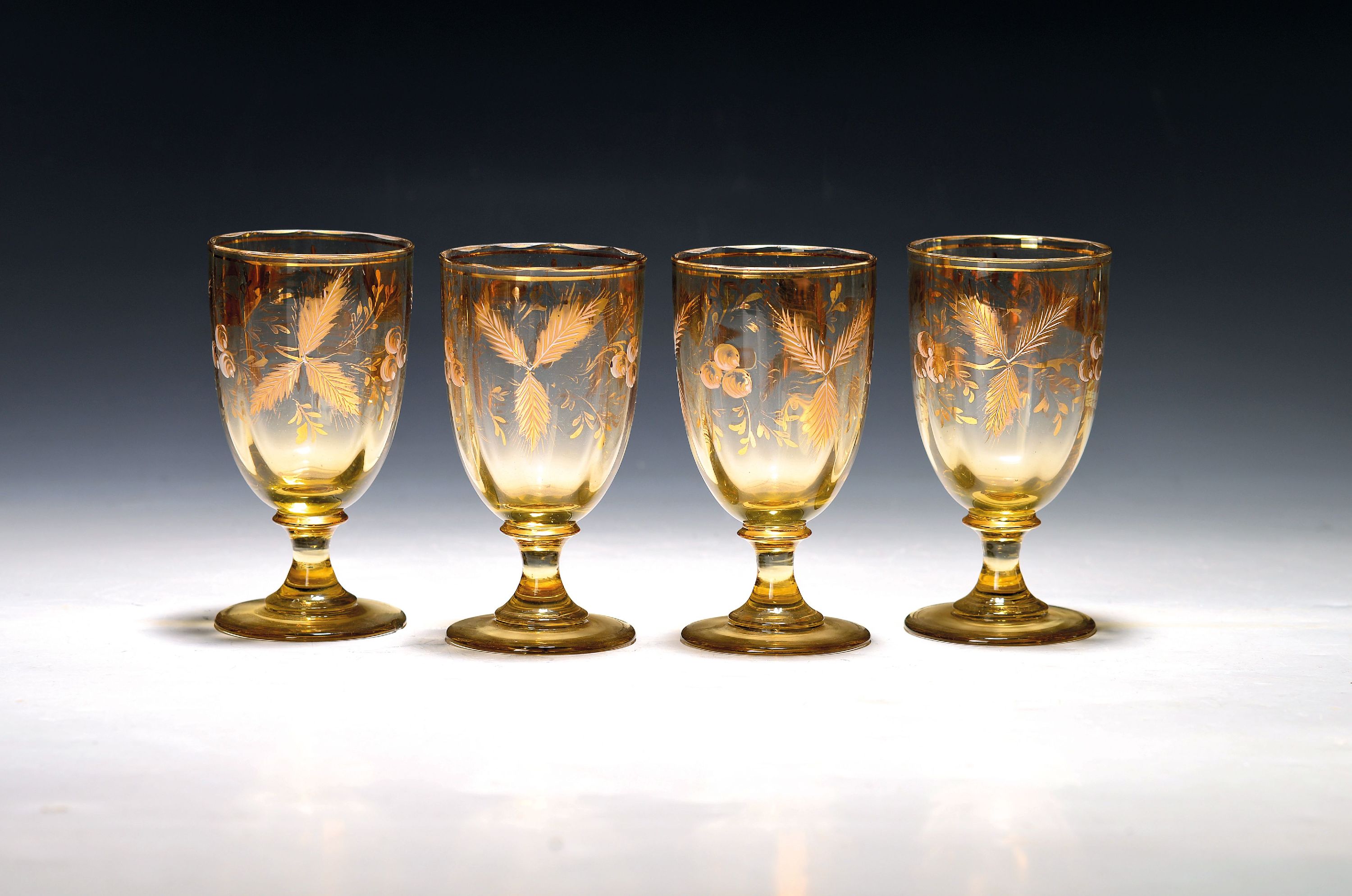 Image 27130021 - 10 Trinkgläser, Böhmen, um 1890-1900, grünliches Glas optisch geblasen, Emailmalerei ...