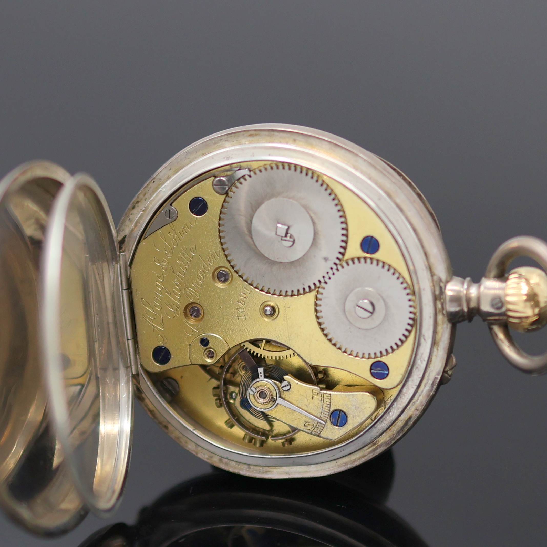 Detail e: A. LANGE & SÖHNE Herrentaschenuhr in Silber, Deutschland um 1880, glattes Geh. m. Goldscharnieren, rücks. Monogramm, Emailzifferbl. besch., kl. ...
