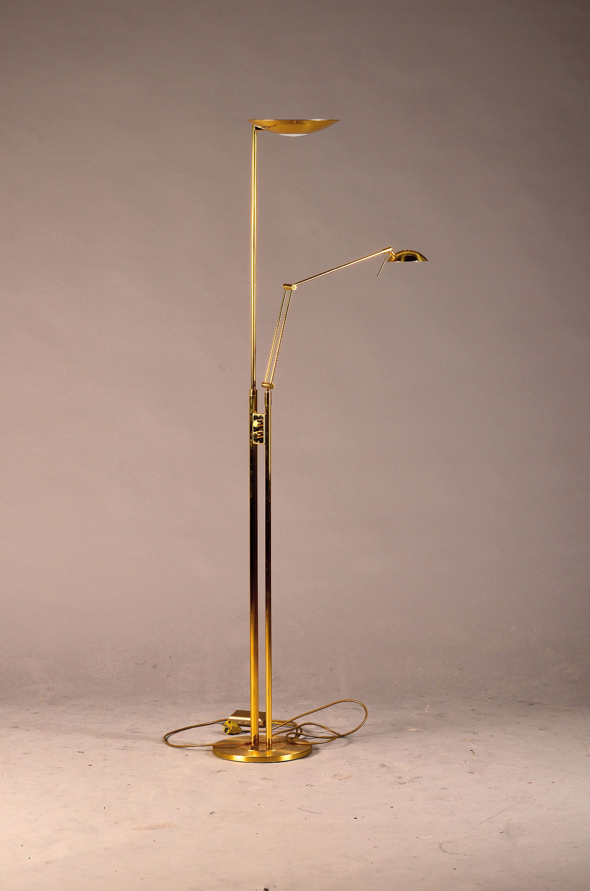 Image 27130280 - Stehlampe, 80er Jahre, 2 Brennstellen, aus Messing, Tellerlampe, und Leselampe mit ...