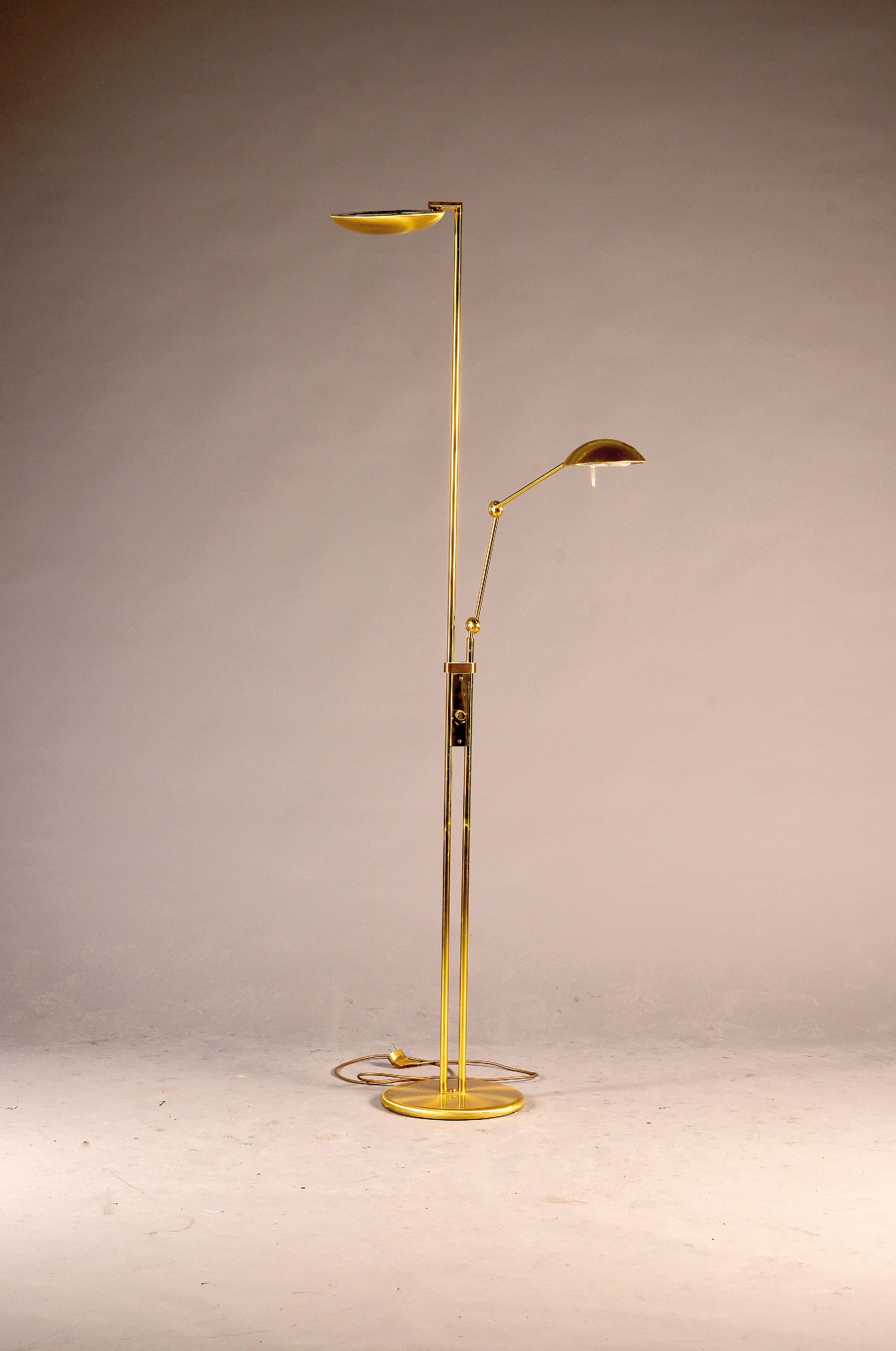 Image 27130282 - Stehlampe, 80er Jahre, 2 Brennstellen, aus Messing, Tellerlampe, und Leselampe mit ...