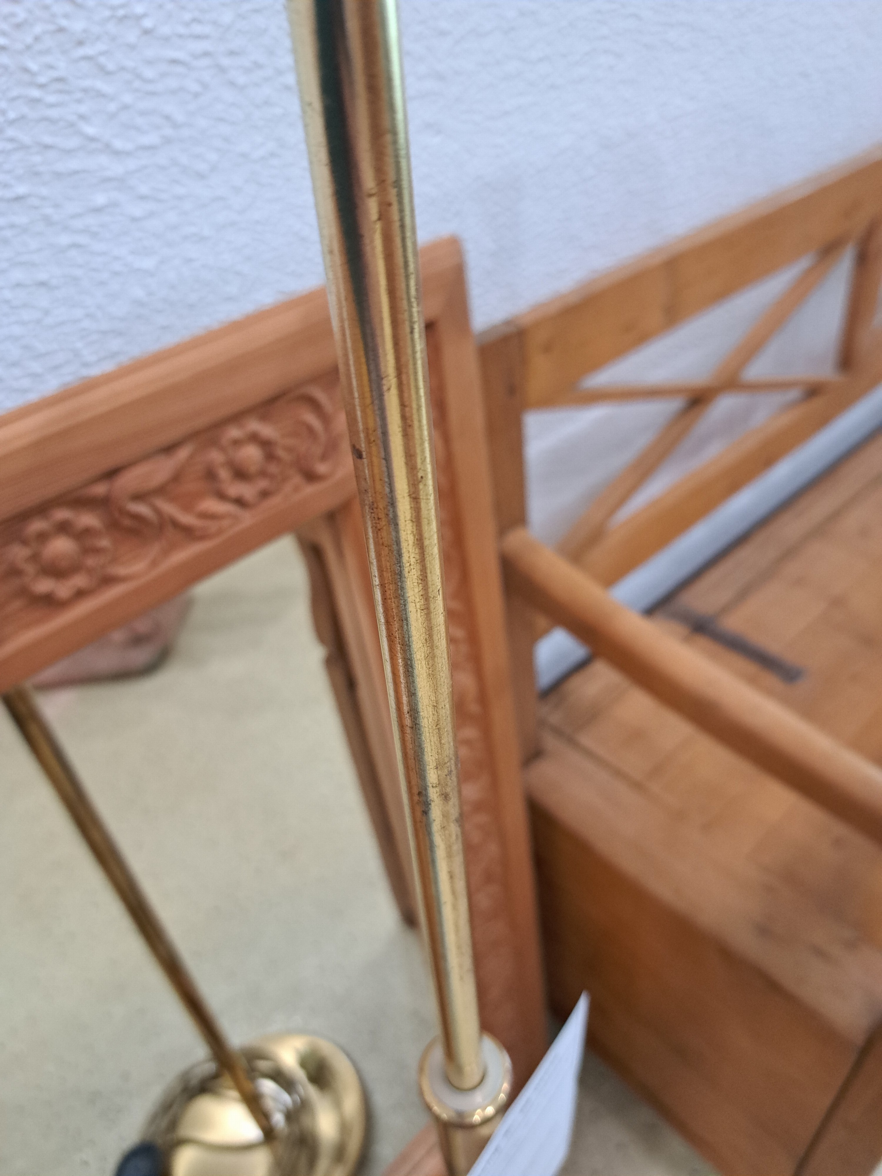 Detail d: Stehlampe, 80er Jahre, Messing, mit schwenkbarer Lampe, Elektrifizierung nicht geprüft, H. ca. 102 cm