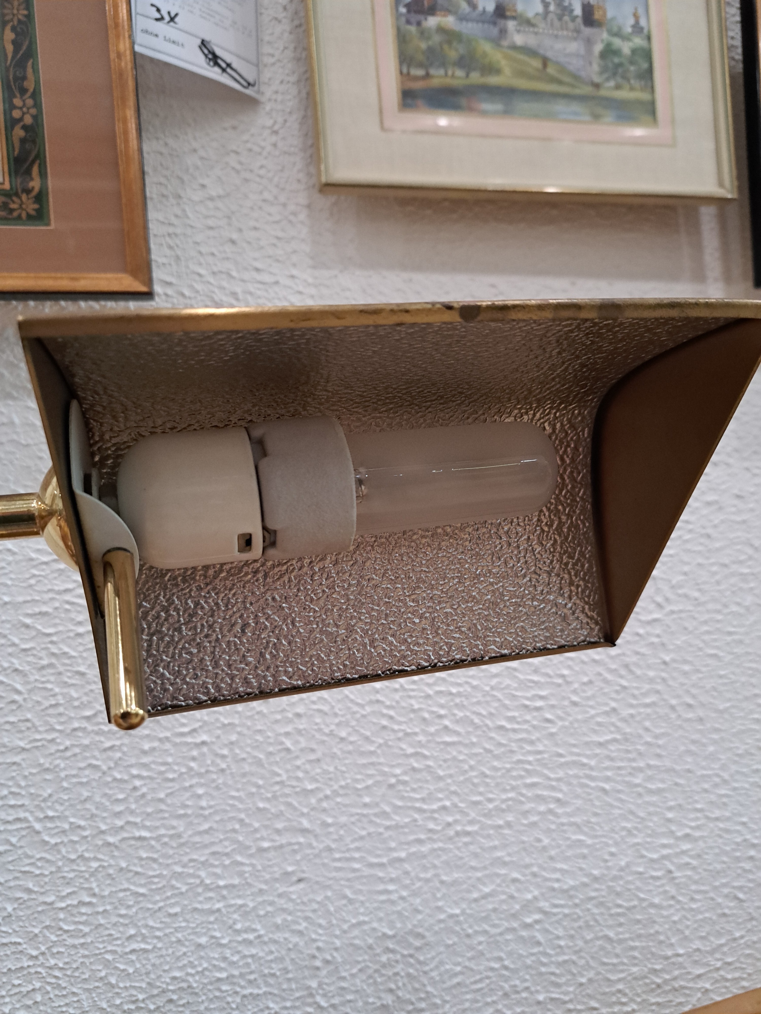 Detail e: Stehlampe, 80er Jahre, Messing, mit schwenkbarer Lampe, Elektrifizierung nicht geprüft, H. ca. 102 cm
