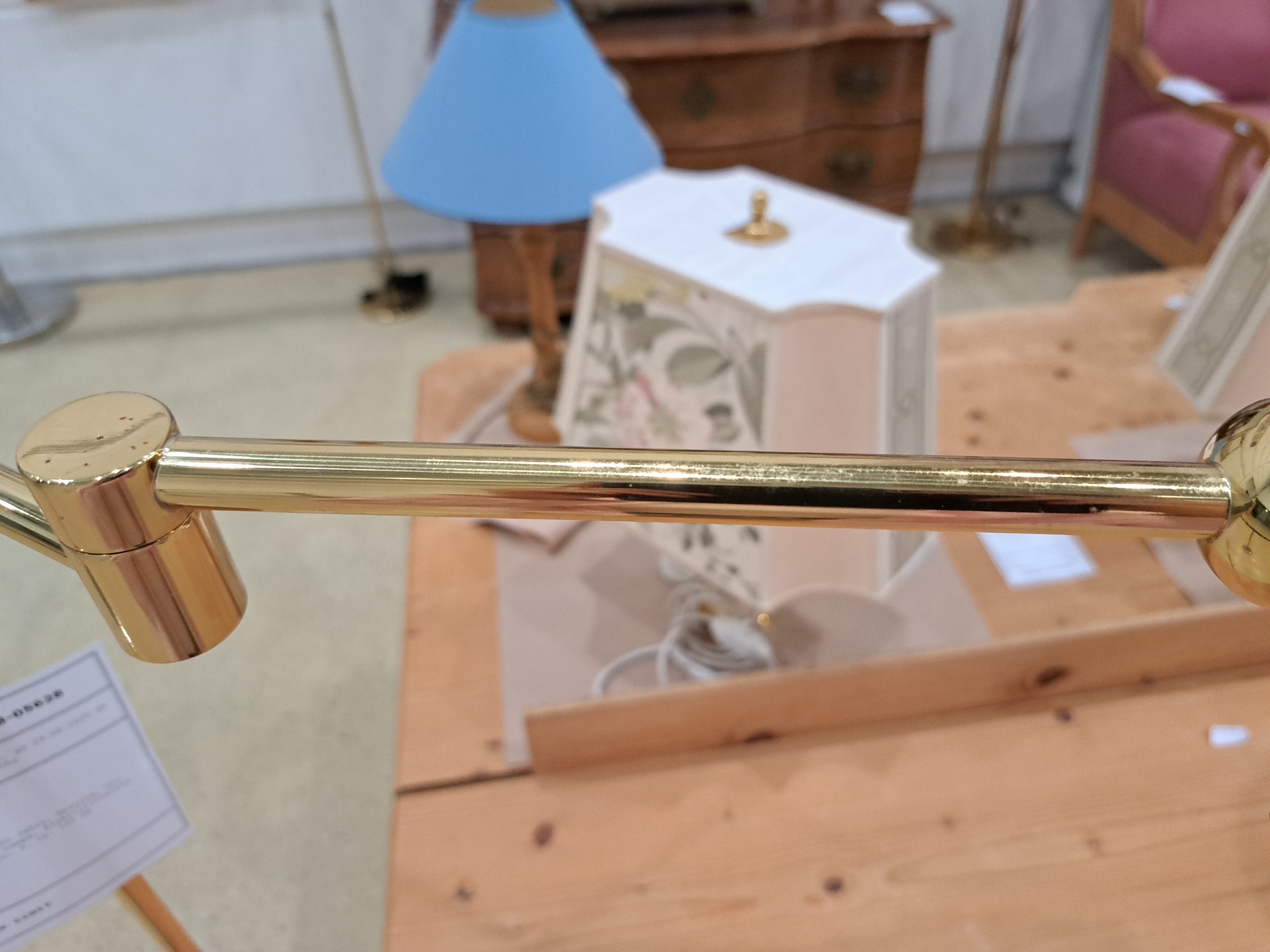 Detail c: Stehlampe, 80er Jahre, Messing, mit schwenkbarer Lampe, Elektrifizierung nicht geprüft, H. ca. 102 cm