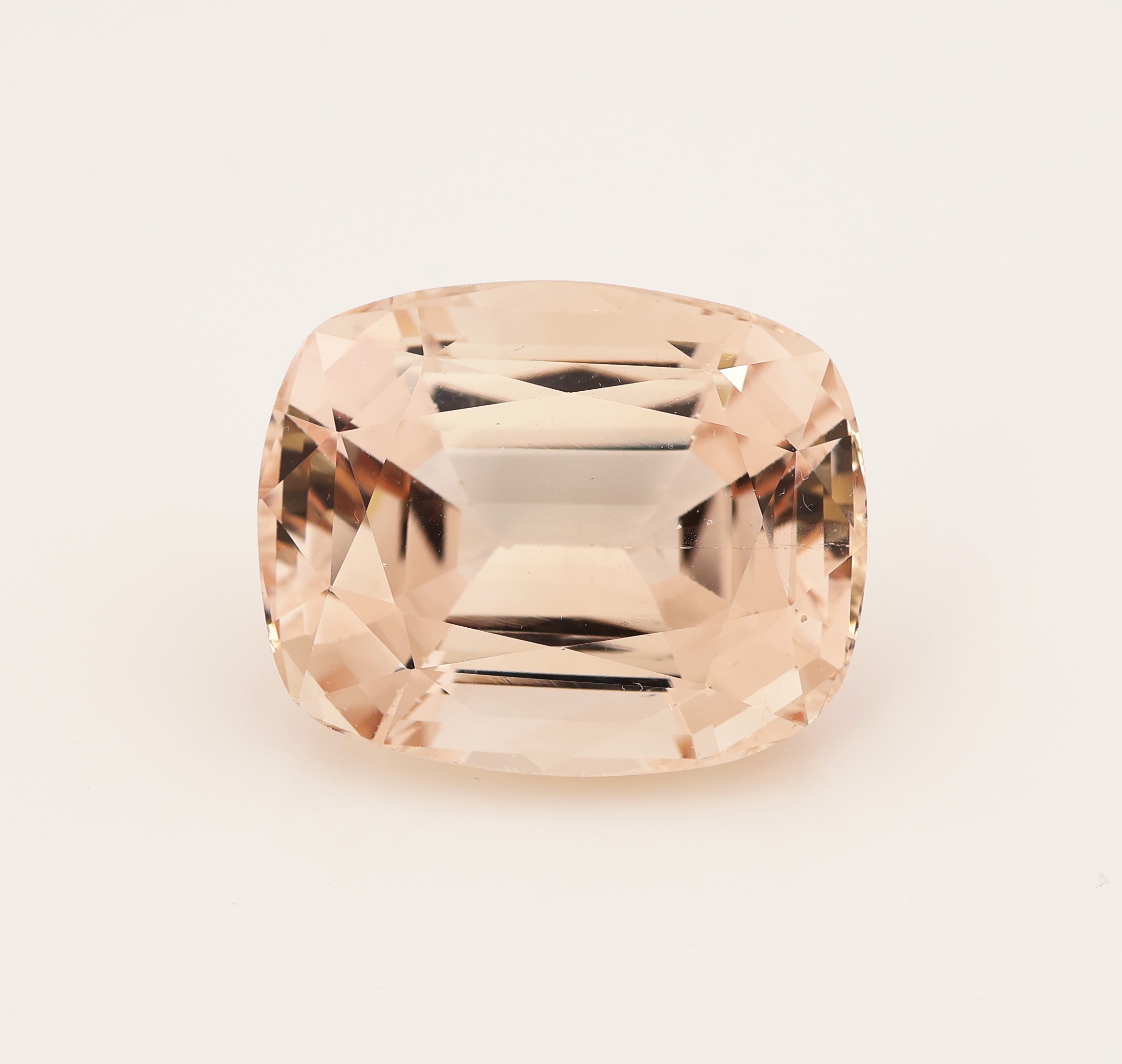 Image 27130353 - Loose topaz , 45.023 ct, pinkish orange, Cushion Cut, approx. 22.54 x 18.35 x 13.14 ...
