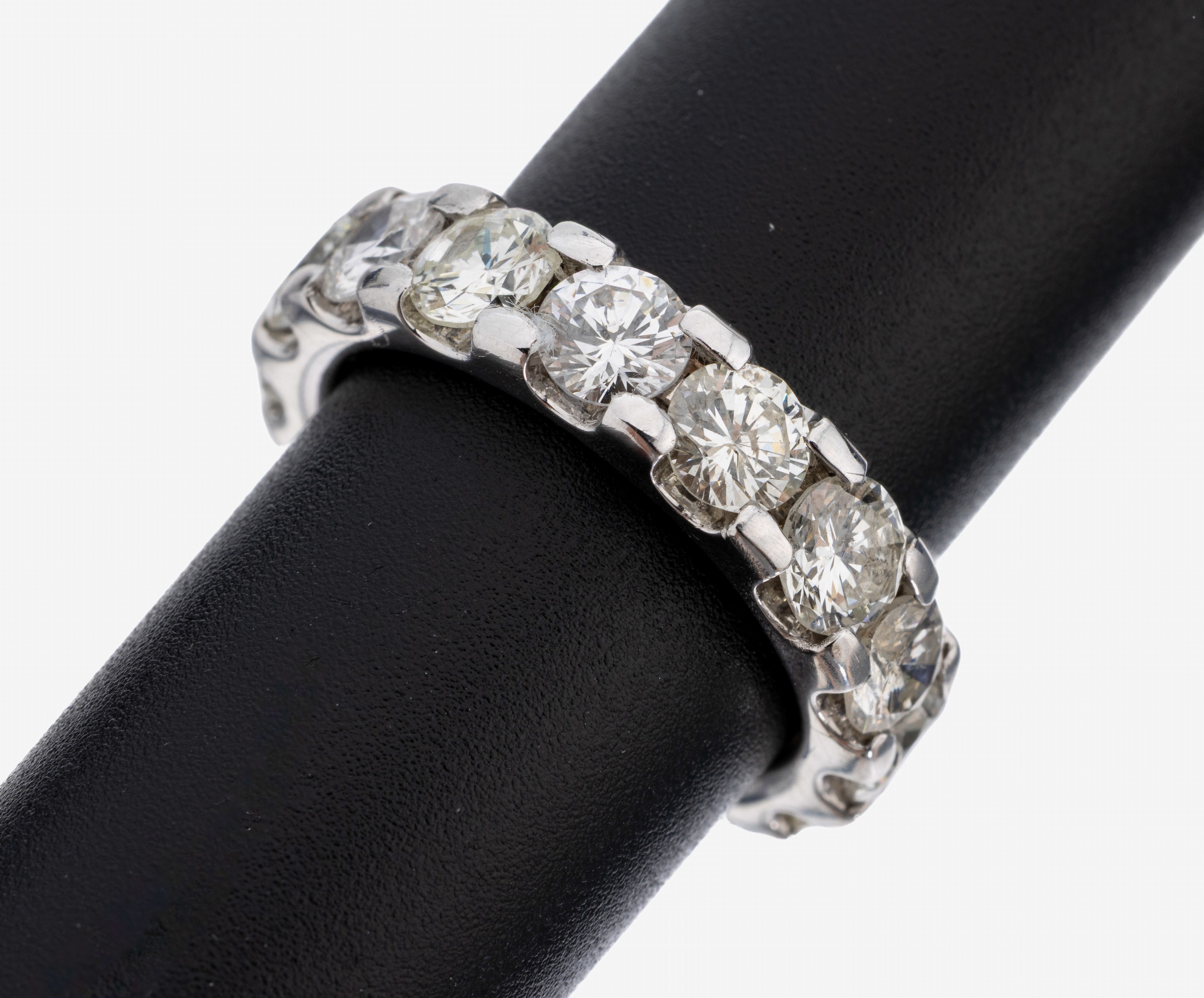 Image 27130364 - 14 kt Gold Brillant-Memoryring, WG 585/000,15 Brillanten zus. ca. 6.80 ct ...
