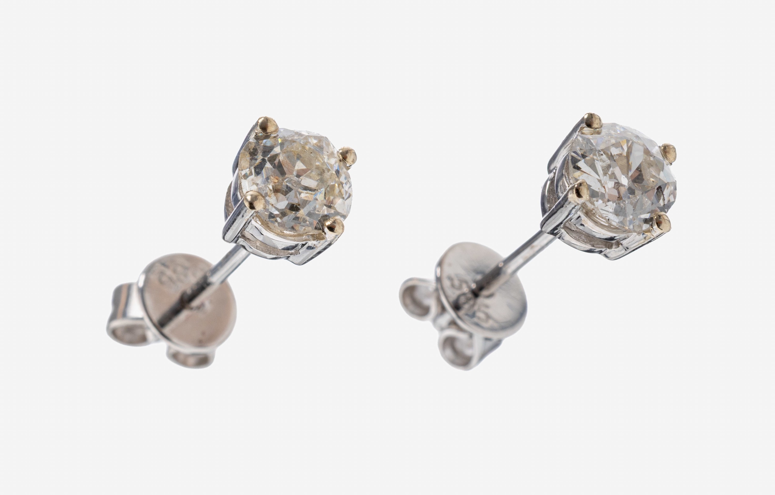 Image 27130370 - Paar 14 kt Gold Diamant-Ohrstecker, WG 585/000, 2 Altschliffdiamanten zus. ca. 0.96 ct ...