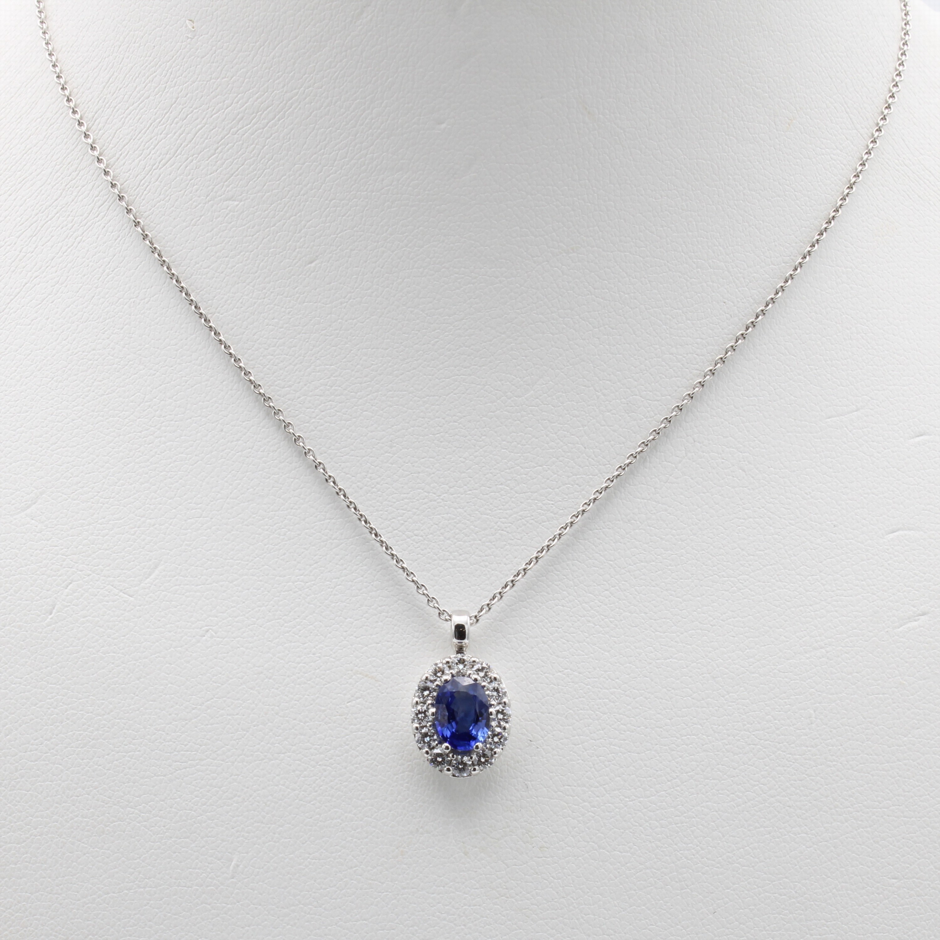 Image 27130383 - Anhänger mit Saphir und Brillanten an Kette, WG 750/000, Saphir von guter Farbe ca. 7x5 ...