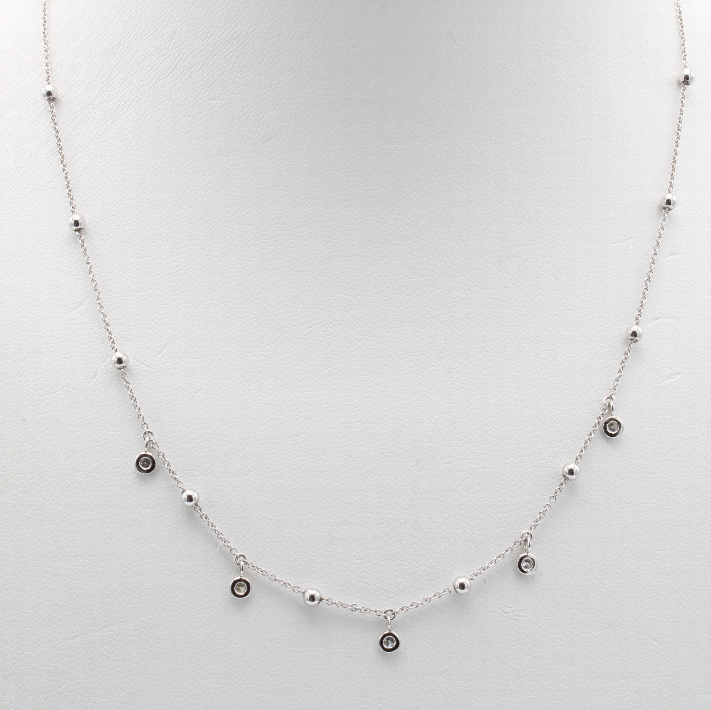 Image 27130390 - Collier mit Brillanten, WG 750/000, 5 Brill. in Zargenfassung abgehängt zus. ca. 0.10 ...