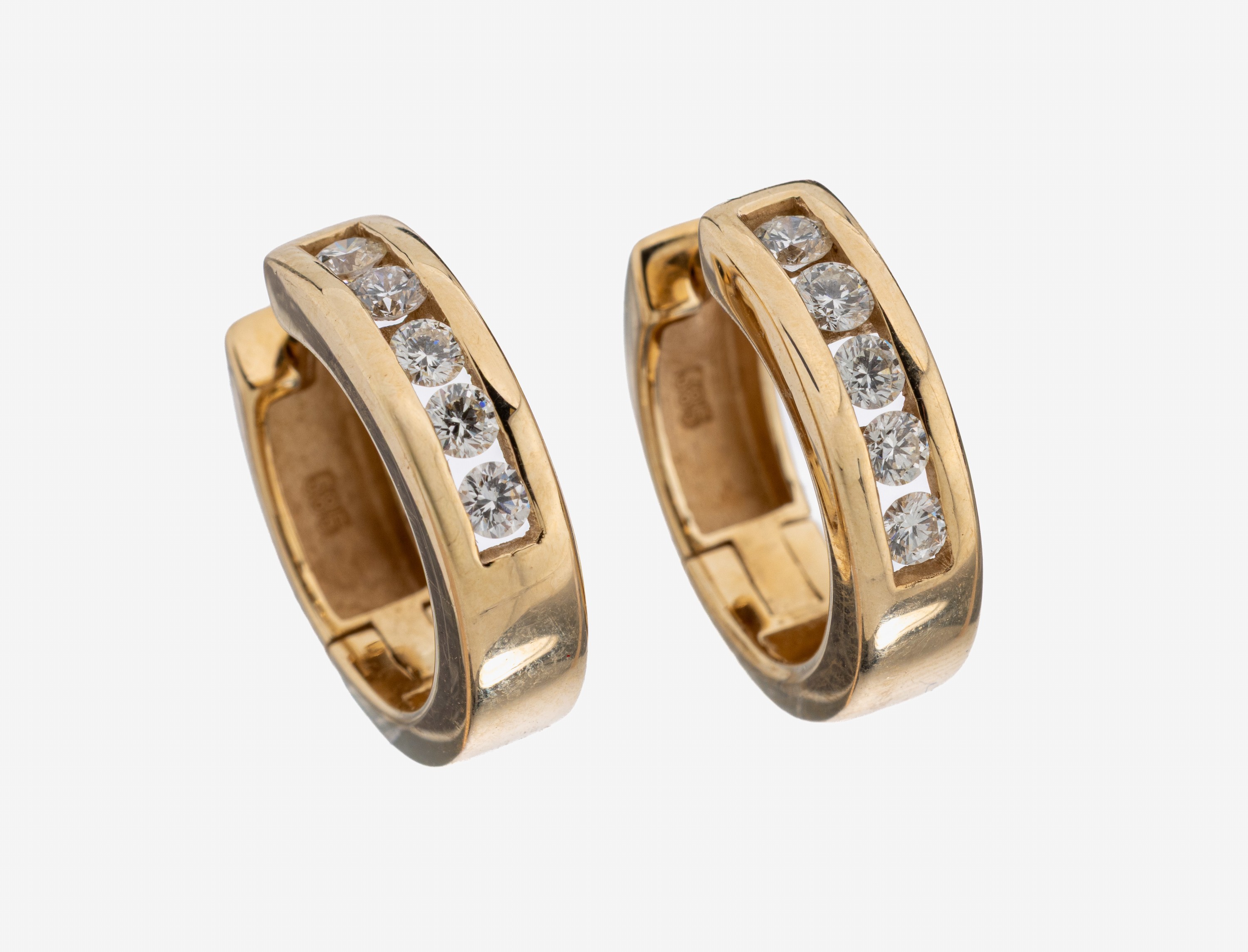 Image 27130396 - Paar 14 kt Gold Brillant-Ohrcreolen, GG 585/000, 10 Brillanten zus. ca. 0.60 ct ...