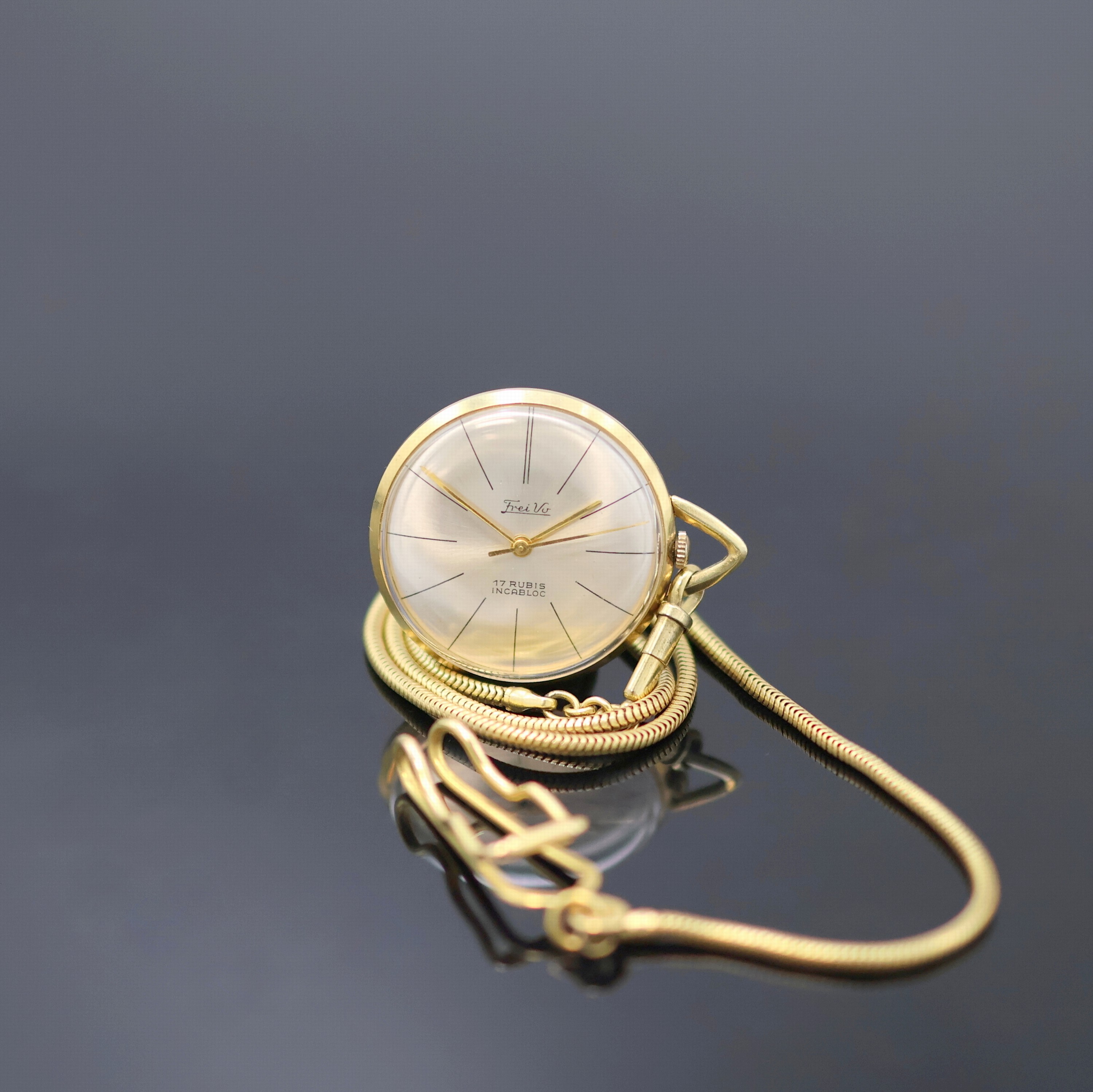 Image 27130398 - FREI VO Frackuhr in GG 585/000, Handaufzug, Schweiz um 1960, 2-teil. Geh., Glasrand ...