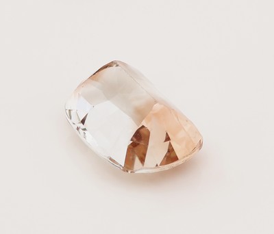 27130350a - Loser Topas, 21.98 ct, pinkish orange, modifizierter Brillantschliff, ca. 18.84 x 13.50 x ...