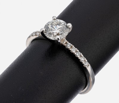 Image 14 kt Gold Brillant-Ring, WG 585/000, mittiger Brillant ca. 1.01 ct feines Weiß- ...