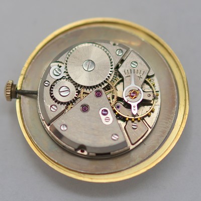 27130398d - FREI VO Frackuhr in GG 585/000, Handaufzug, Schweiz um 1960, 2-teil. Geh., Glasrand ...