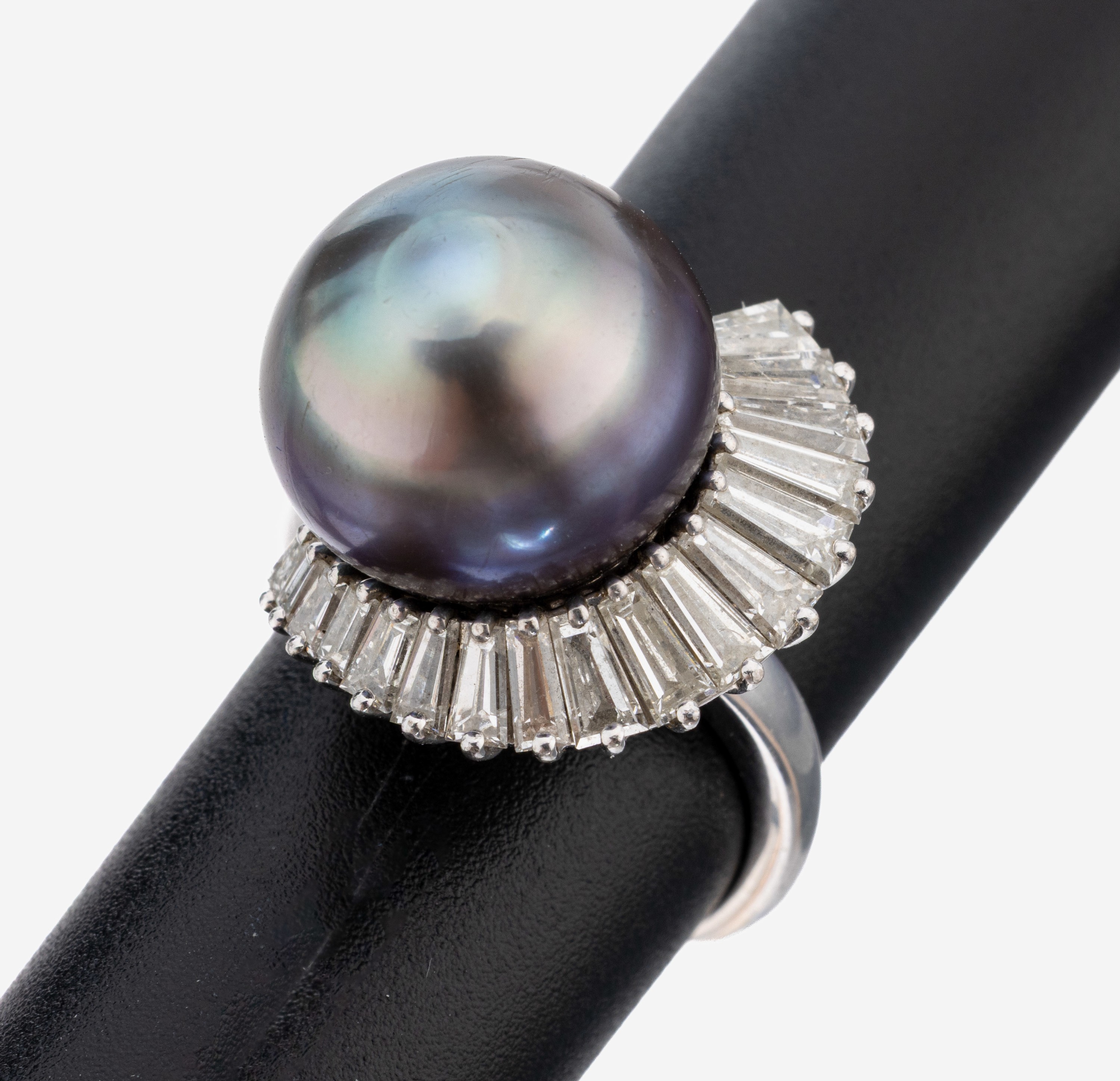 Image 27130403 - 18 kt Gold Perl-Diamant-Ring, WG 750/000, Tahitizuchtperle, D. ca. 13.8 mm, 17 ...