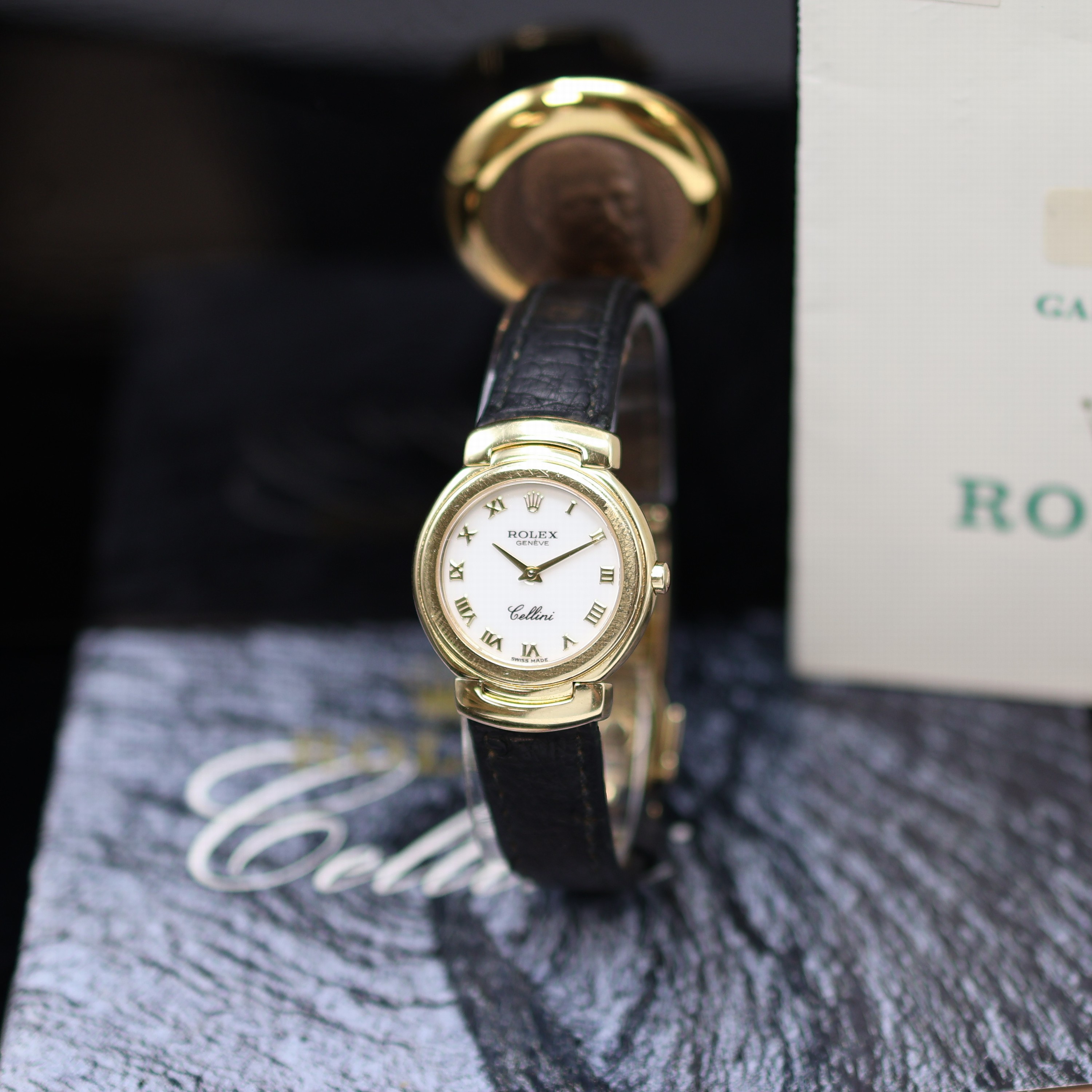 Image 27130409 - ROLEX Damenarmbanduhr Serie Cellini Referenz 6621/8, LC 100, GG 750/000 inkl. Lederband ...