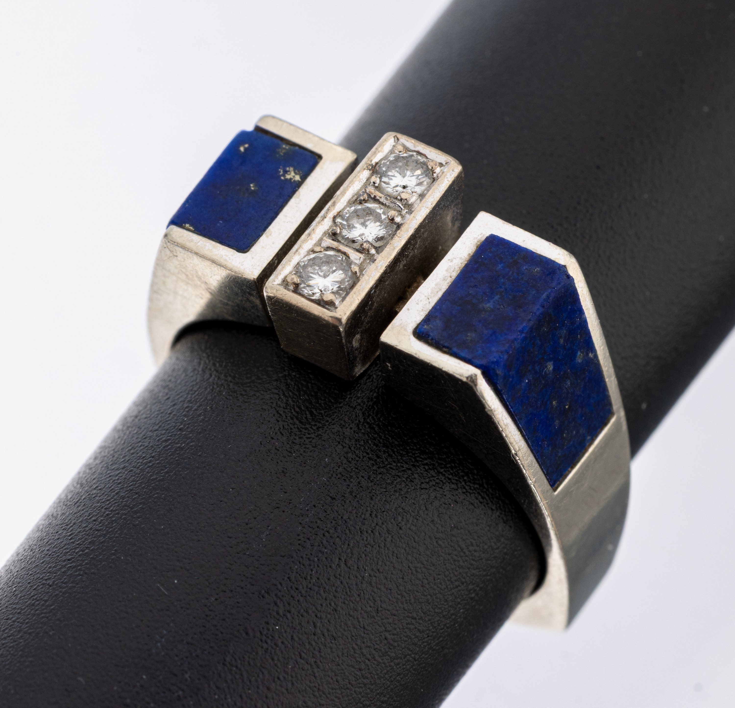 Image 27130423 - 14 kt Gold Brillant-Lapislazuli-Ring, WG 585/000, 3 Brillanten zus. ca. 0.12 ct ...