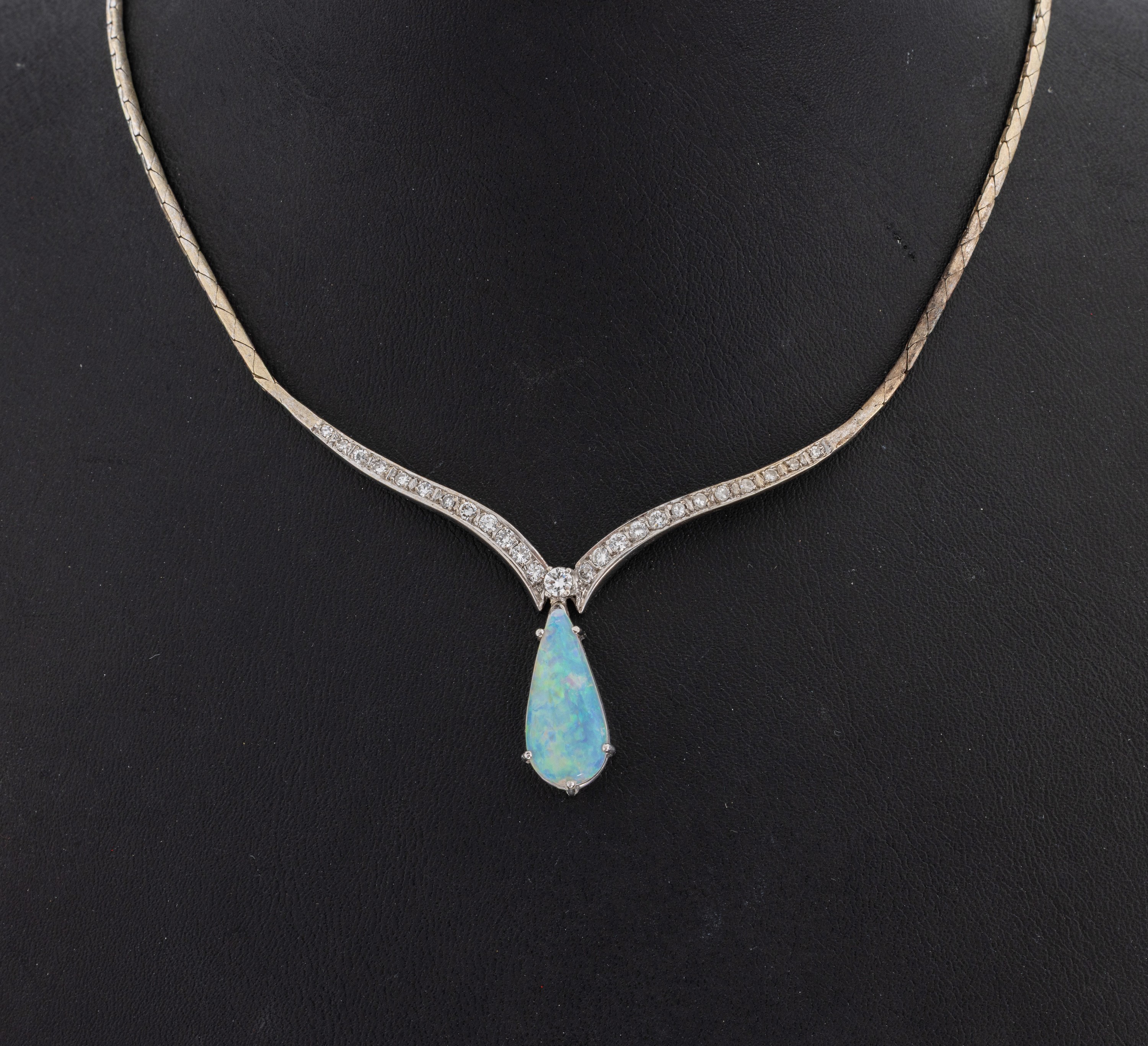Image 27130430 - 14 kt Gold Opal-Diamant-Collier, WG 585/000, geschwungenes Mittelteil mit bewegl. ...