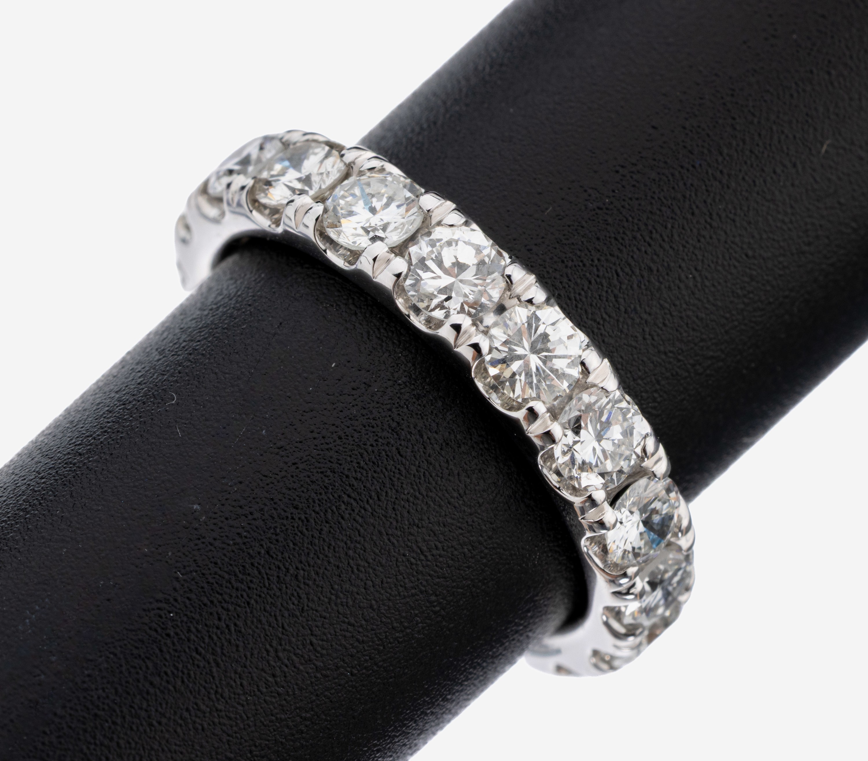 Image 27130431 - 14 kt Gold Brillant-Memoryring, WG 585/000,18 Brillanten zus. ca. 2.99 ct (grav.) ...