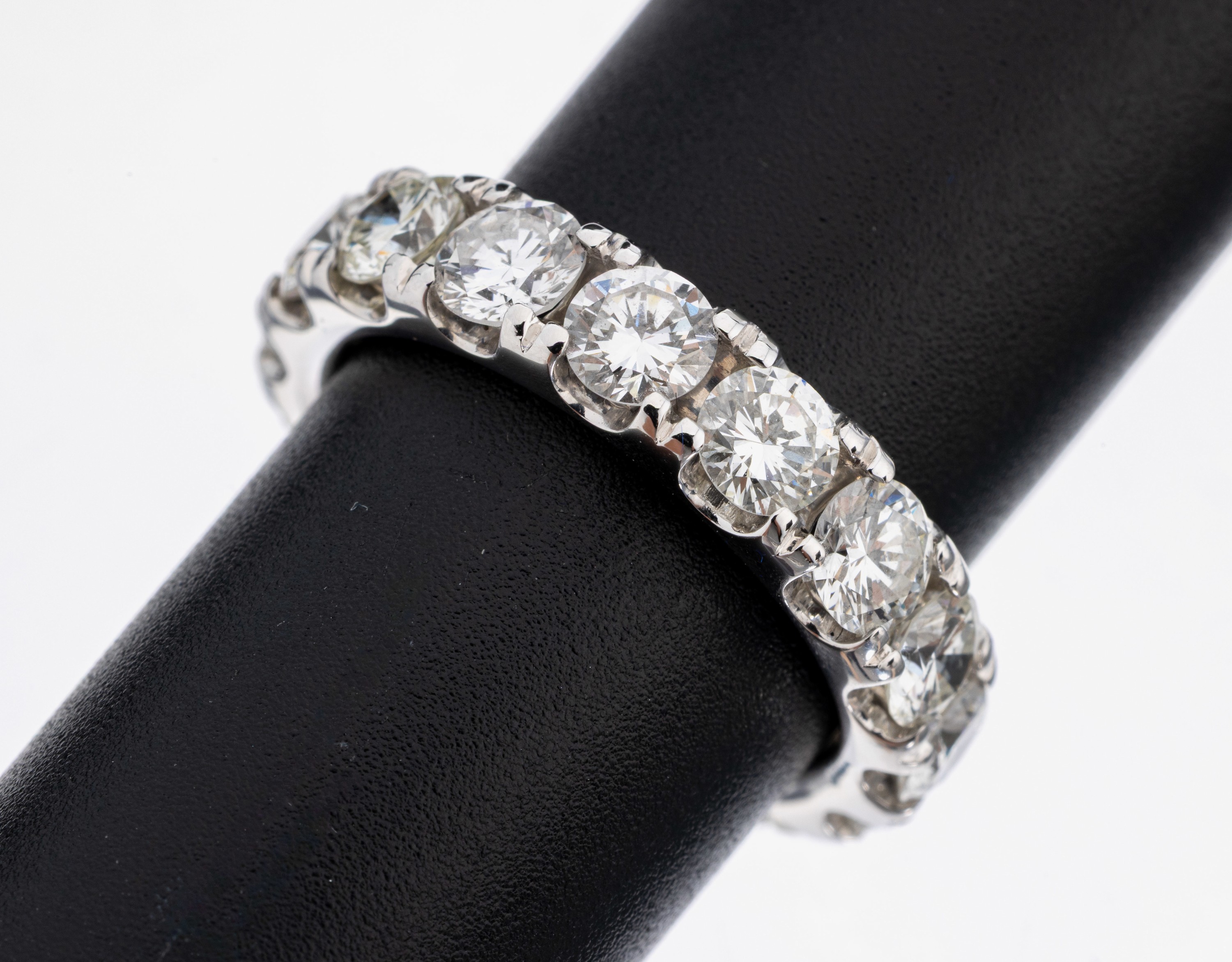 Image 27130439 - 14 kt Gold Brillant-Memoryring, WG 585/000,16 Brillanten zus. ca. 5.12 ct (grav.) ...