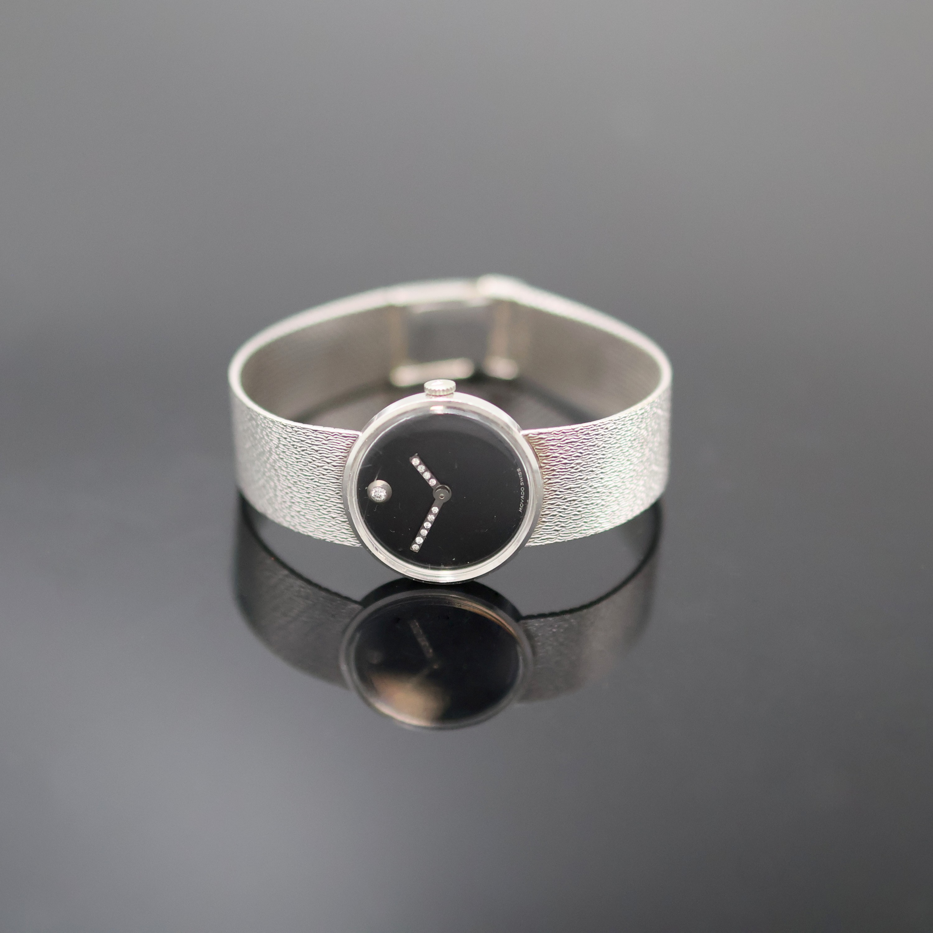 Image 27130583 - MOVADO Damenarmbanduhr Museumswatch in WG 750/000, Handaufzug, Schweiz um 1970, ...