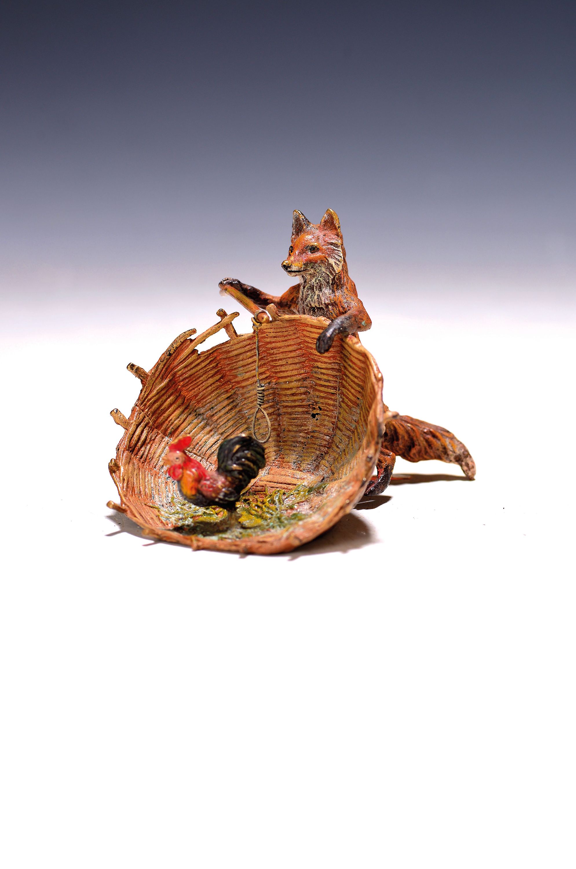 Image 27130594 - Fuchs mit Korb und Hahn, Wiener Bronze, sign. Bergmann, bunt staffiert, H.ca. 6 cm