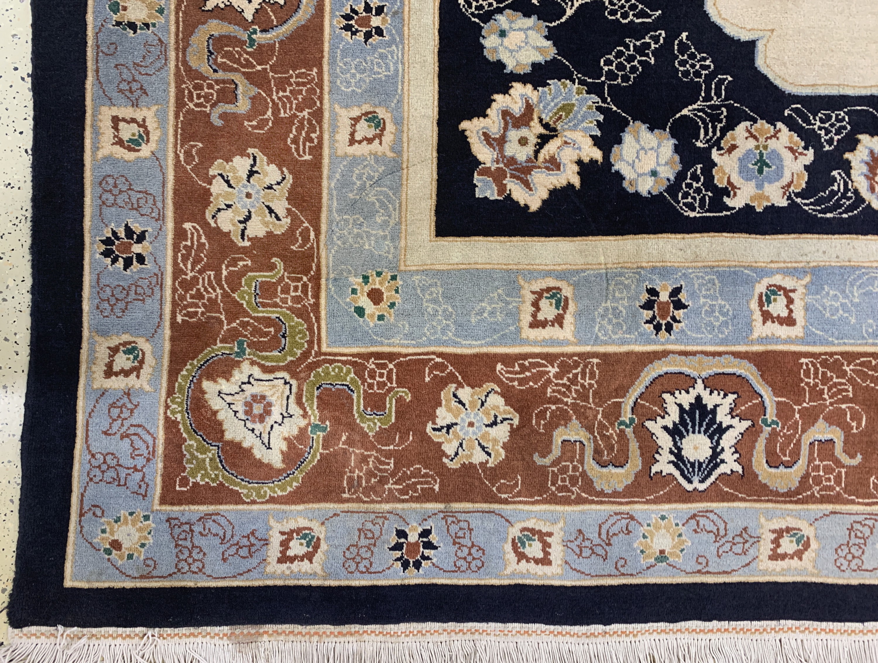 Detail c: Savanary, China, Mitte 20.Jhd, Wolle auf Baumwolle, ca. 580 x 395 cm, EHZ: 2, (fleckig)
