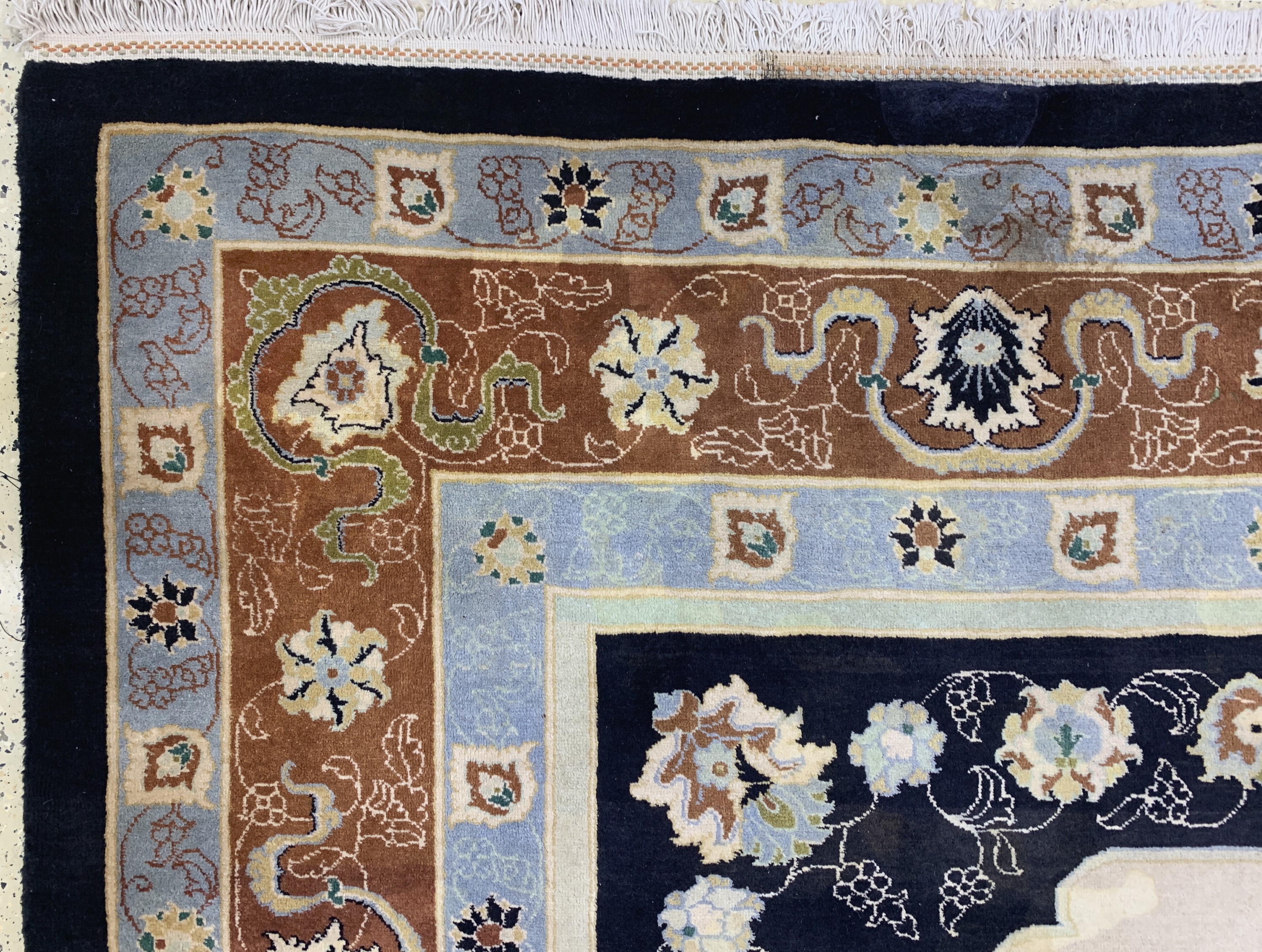 Detail j: Savanary, China, Mitte 20.Jhd, Wolle auf Baumwolle, ca. 580 x 395 cm, EHZ: 2, (fleckig)
