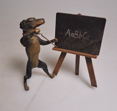 27130592a - Wiener Bronze, Dackel als Lehrer an der Tafel, sign. Wasserkrug, bunt staffiert, ca. ...