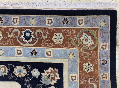 27130597i - Savanary, China, Mitte 20.Jhd, Wolle auf Baumwolle, ca. 580 x 395 cm, EHZ: 2, (fleckig) ...