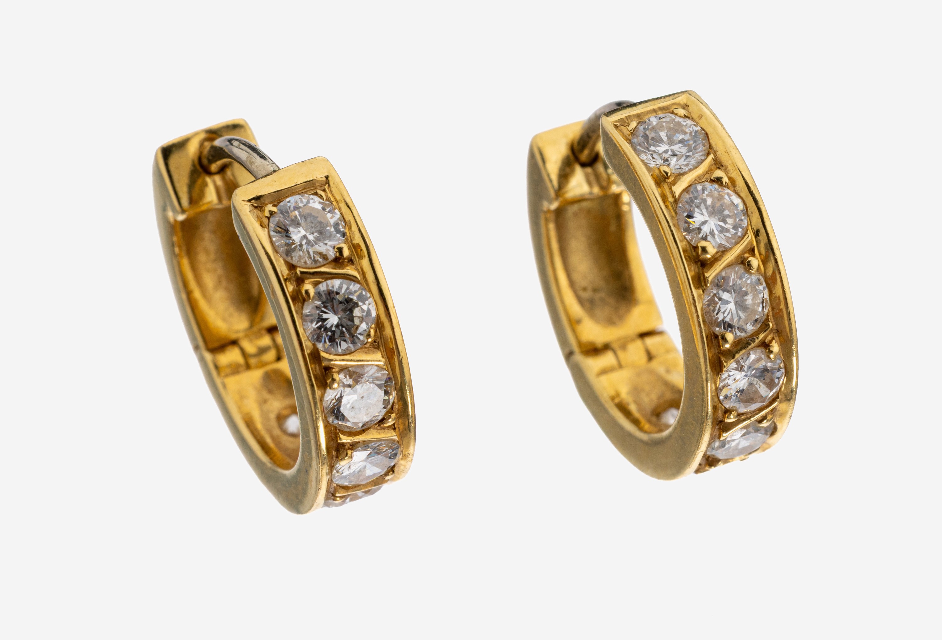 Image 27130600 - Paar 18 kt Gold Brillant-Ohrcreolen, GG 750/000, 14 Brillanten zus. ca. 1.20 ct ...