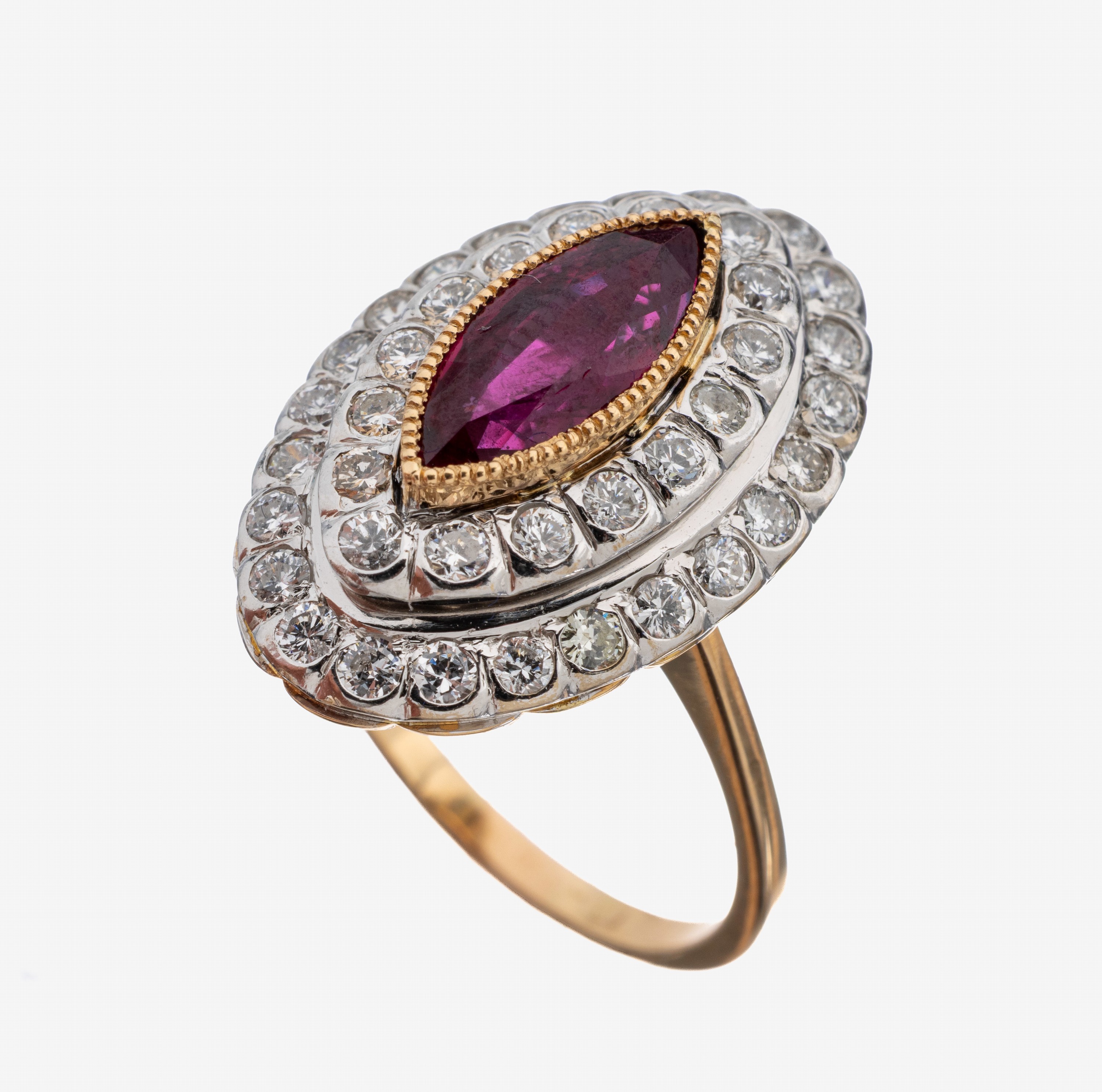 Image 27130606 - 18 kt Gold Rubin-Brillant-Ring, GG/WG 750/000, mehrstufiger Aufbau, mittig in GG ...